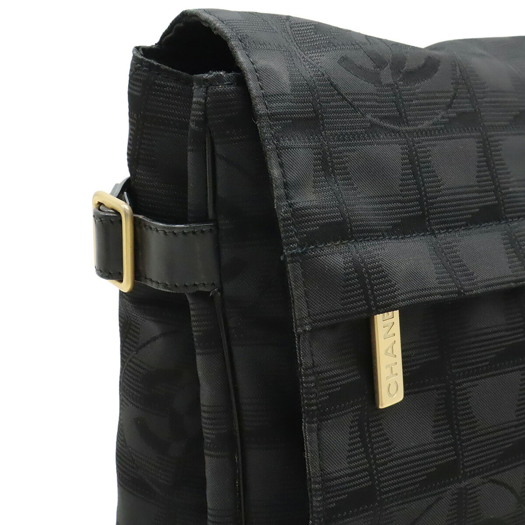 Chanel Black New Travel Line Shoulder Bag (Pre-Owned)