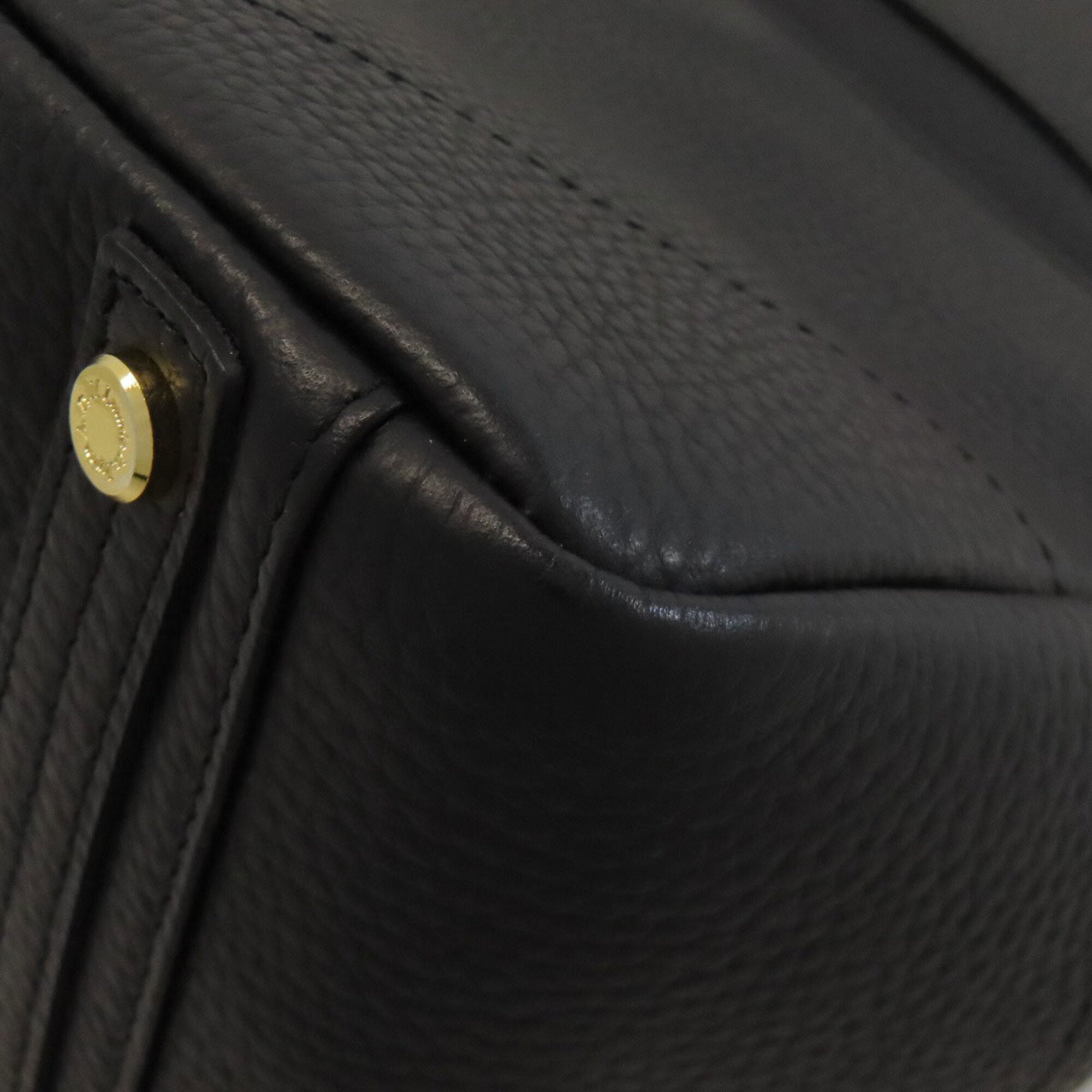 A.D.M.J Black Leather Handbag (Pre-Owned)