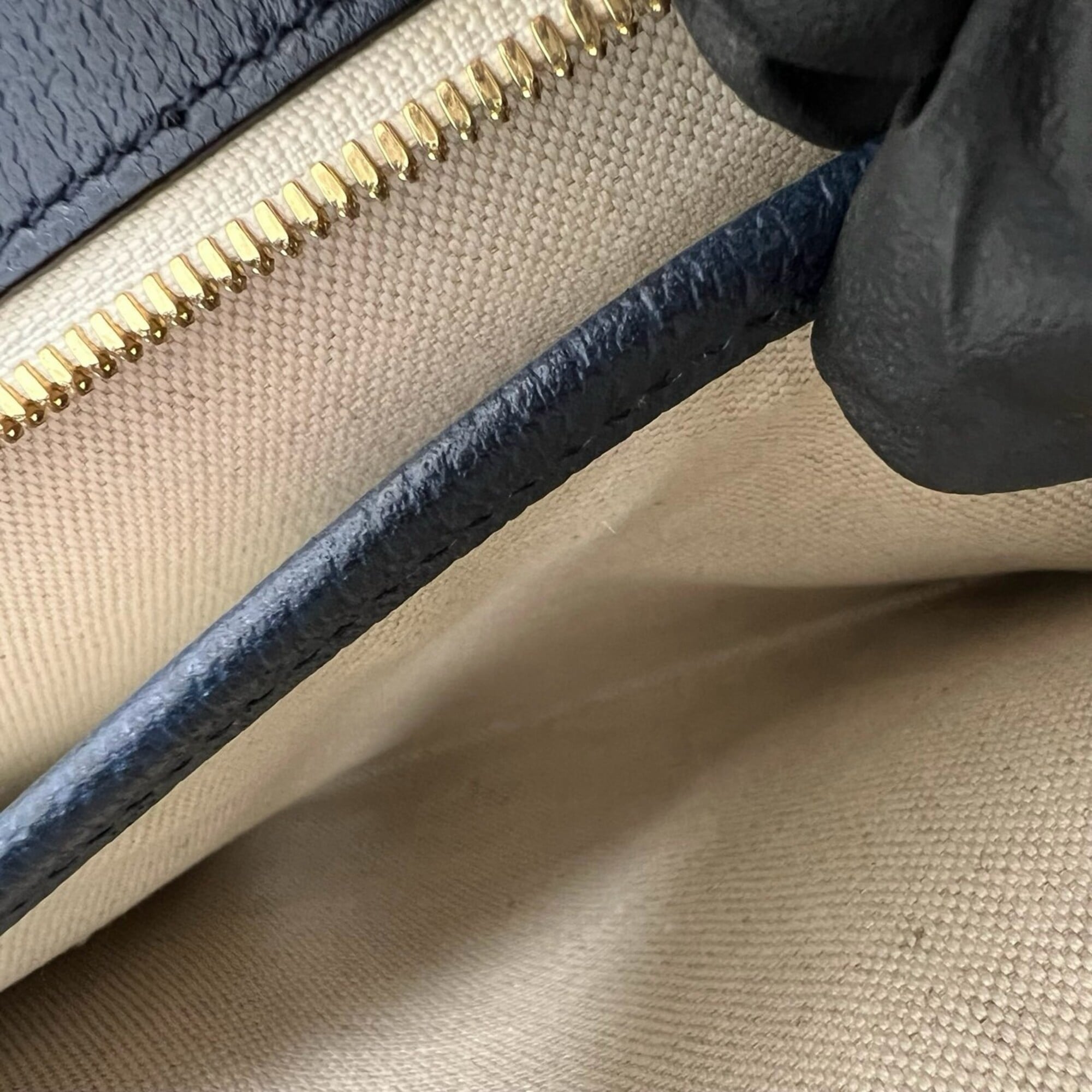 Gucci Multi-Color Navy Canvas Leather Handbag Shoulder Bag (Pre-Owned)