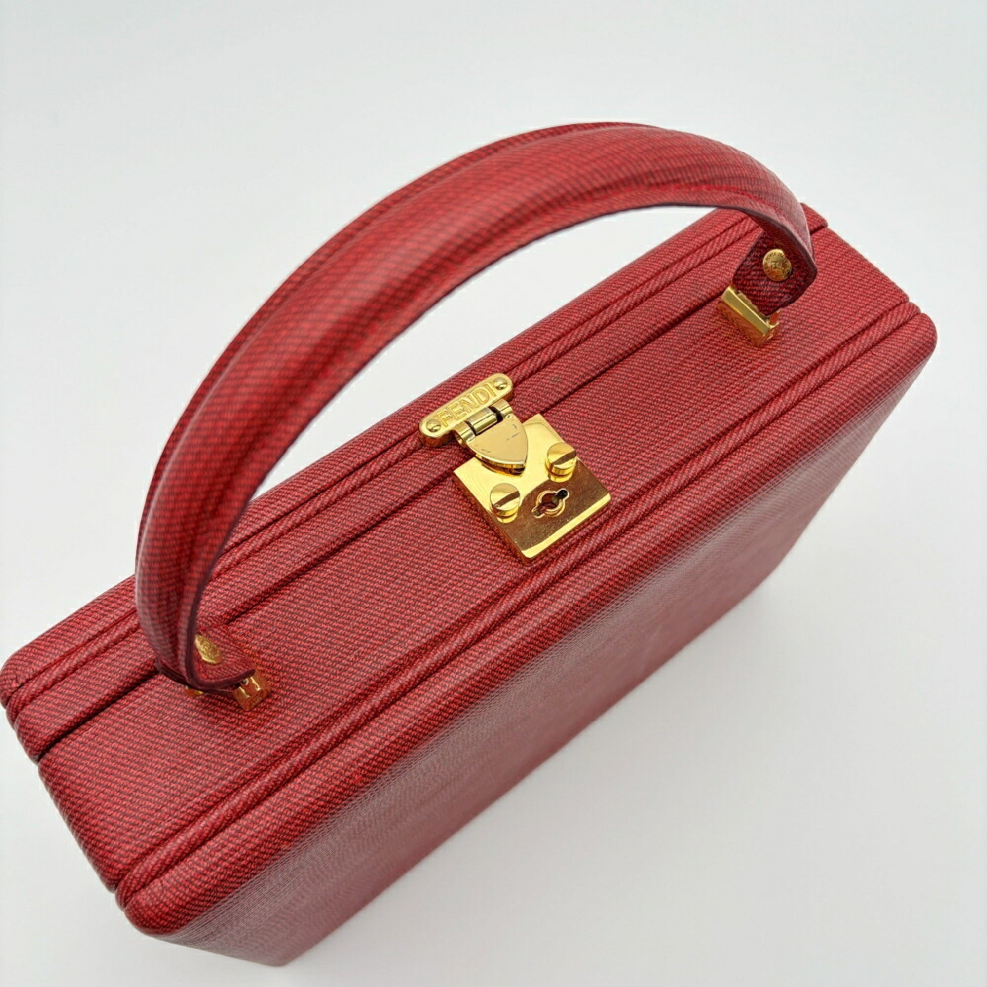 Fendi Red Color Leather Shoulder Bag (Pre-Owned)