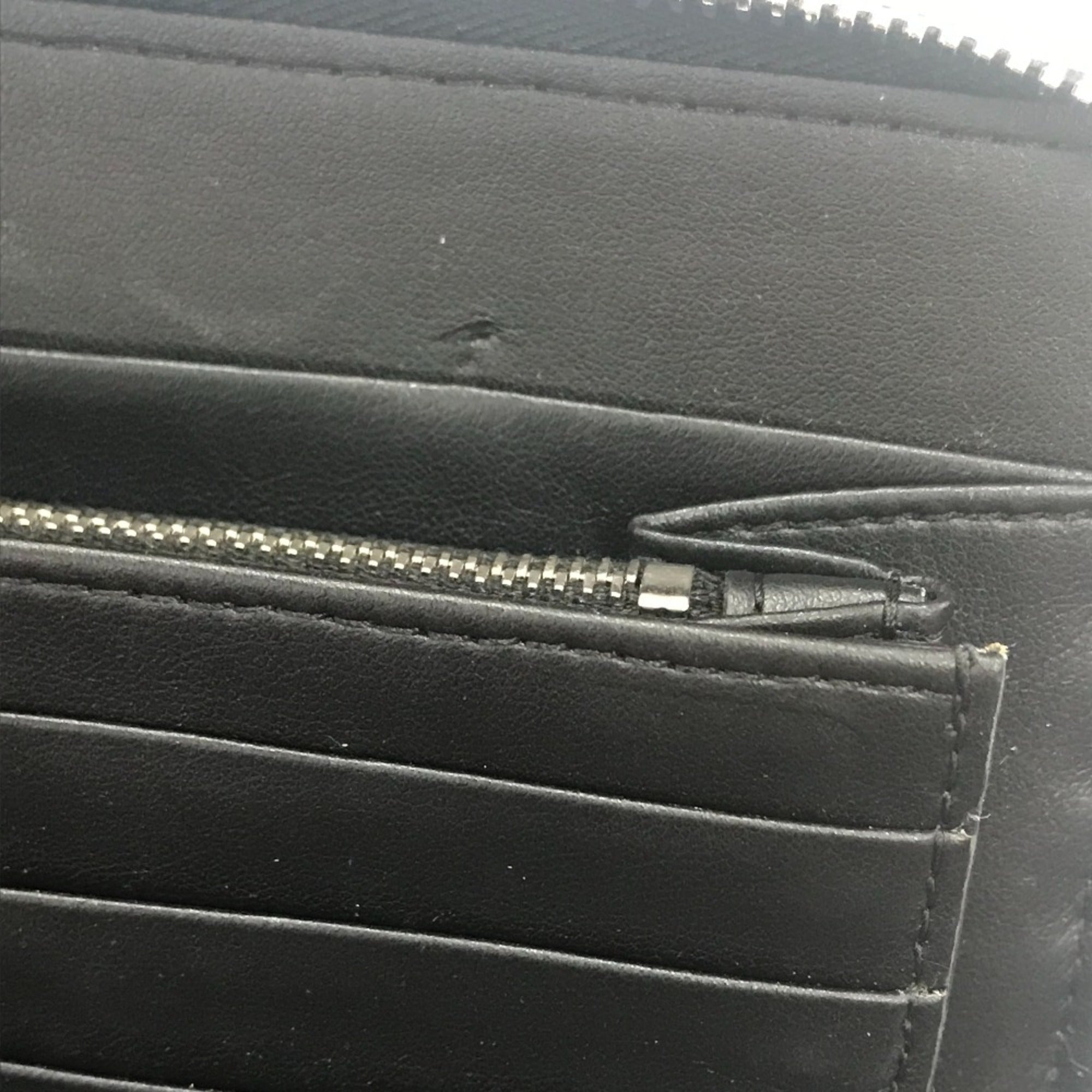 Givenchy Black Leather Long Wallet (Bi-Fold) (Pre-Owned)