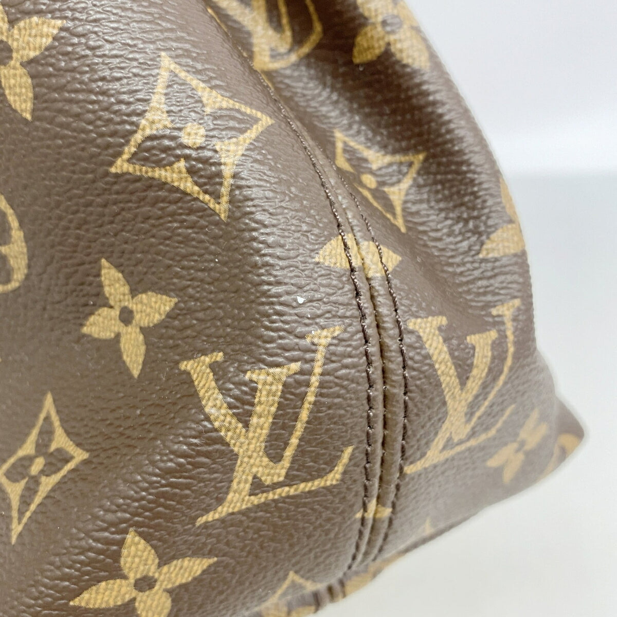 Louis Vuitton Beige Shoulder Bag (Pre-Owned)