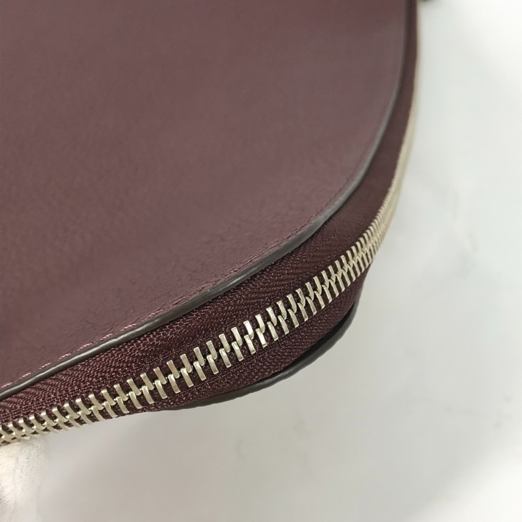 Louis Vuitton Brown Leather Clutch Bag Pochette (Pre-Owned)