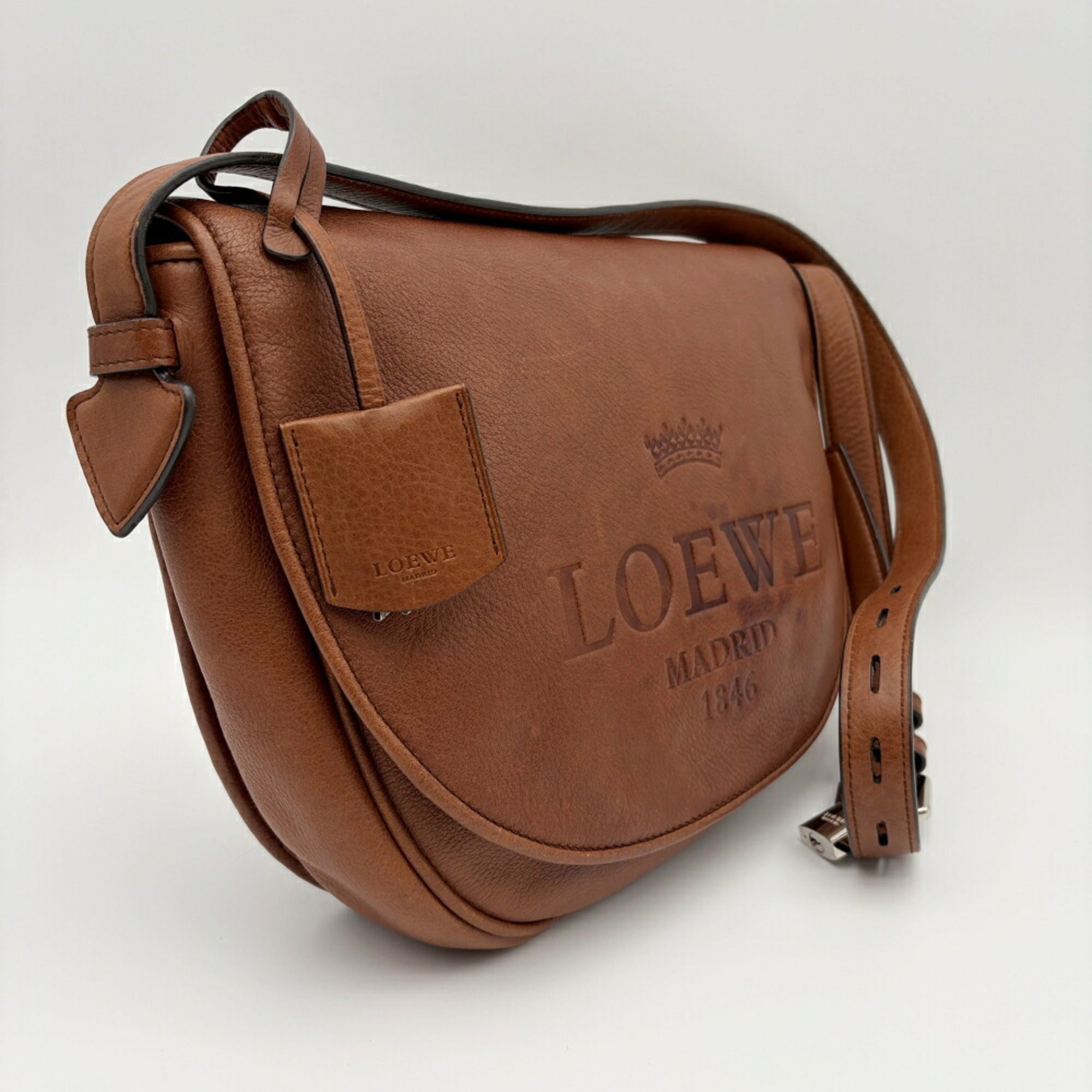 Loewe Brown Leather Shoulder Bag (Pre-Owned)