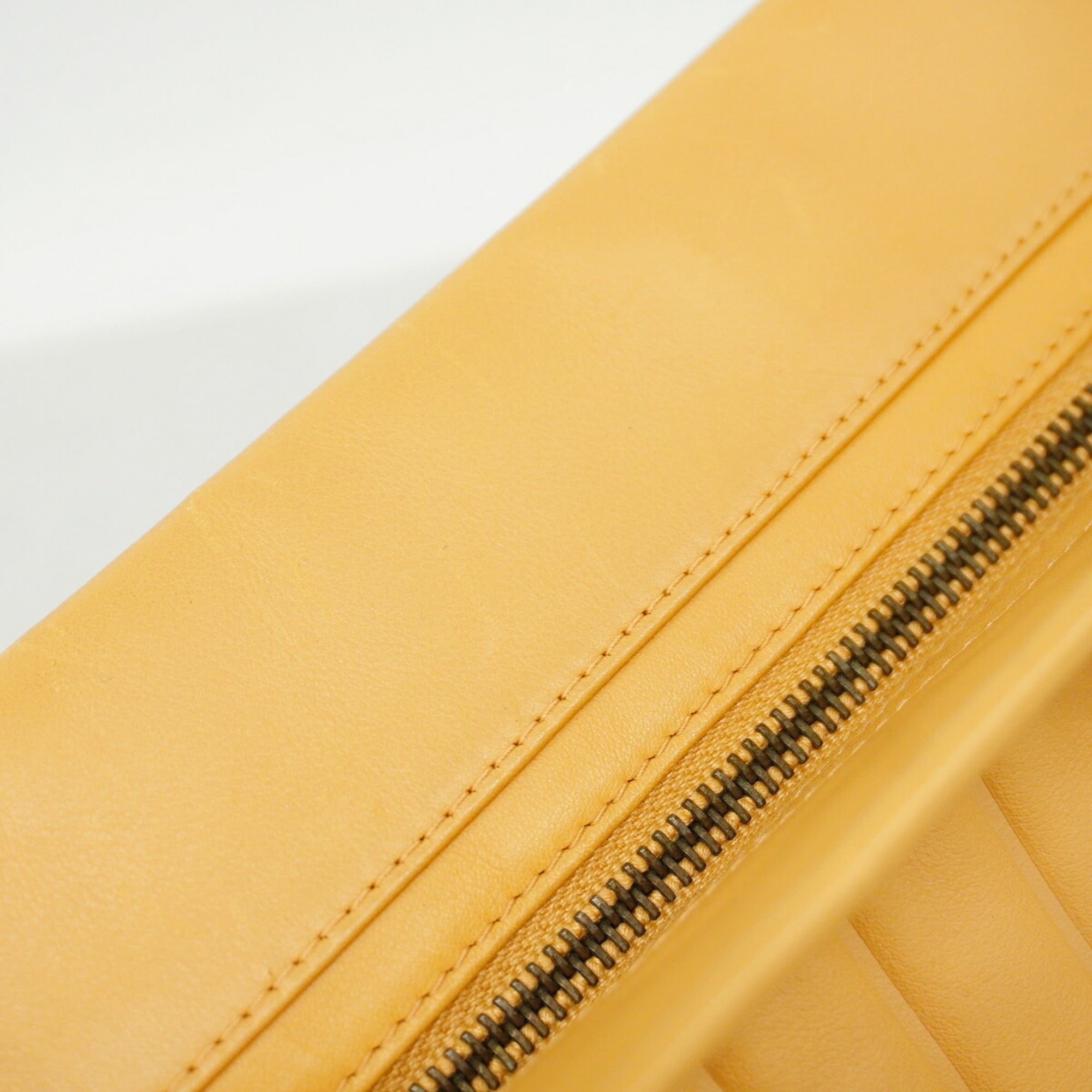 Chanel Beige Leather Tote Bag (Pre-Owned)