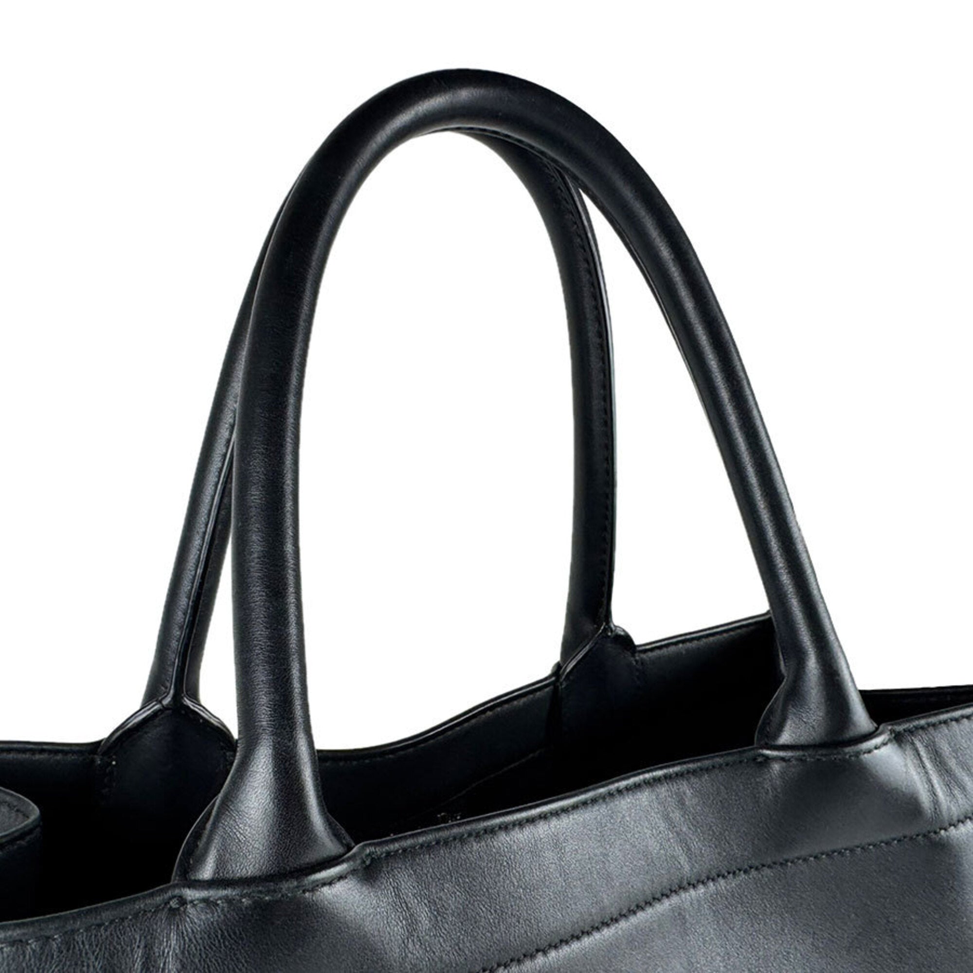 Christian Dior Black Leather Handbag (Pre-Owned)
