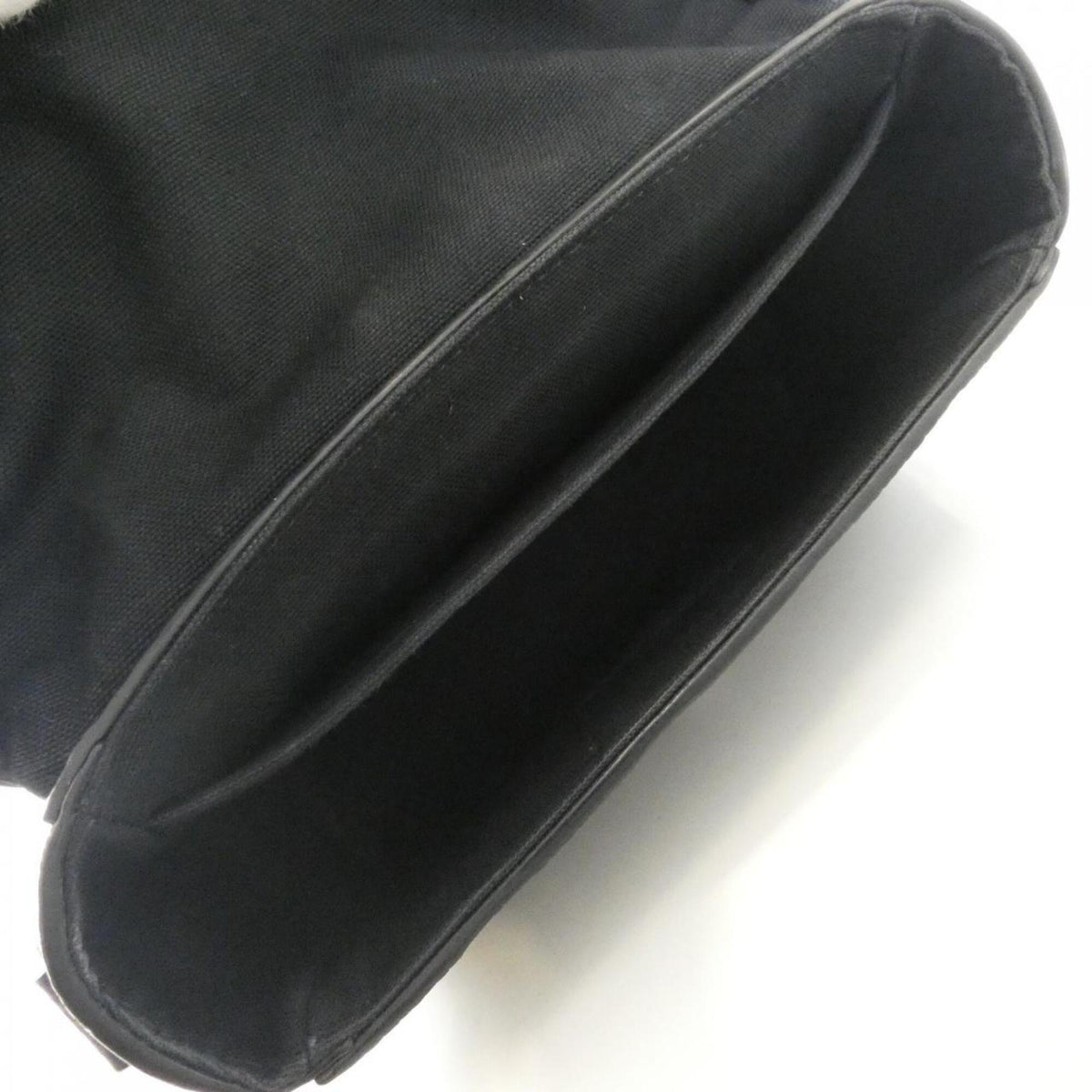 Louis Vuitton Black Leather Handbag (Pre-Owned)
