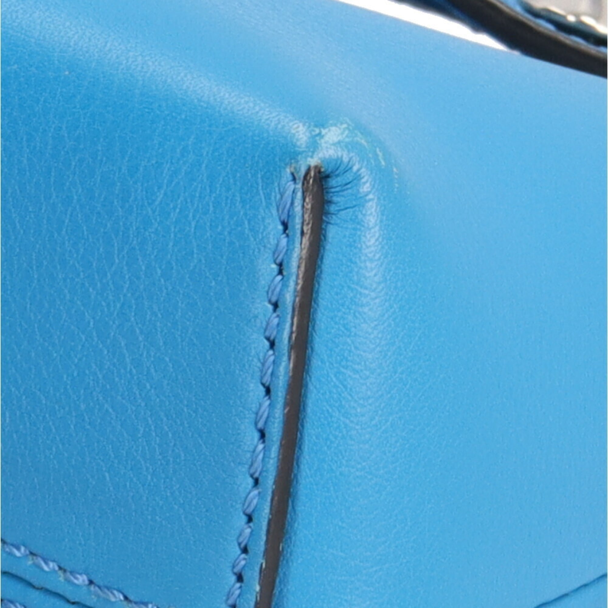 Fendi Blue Leather Shoulder Bag (Pre-Owned)