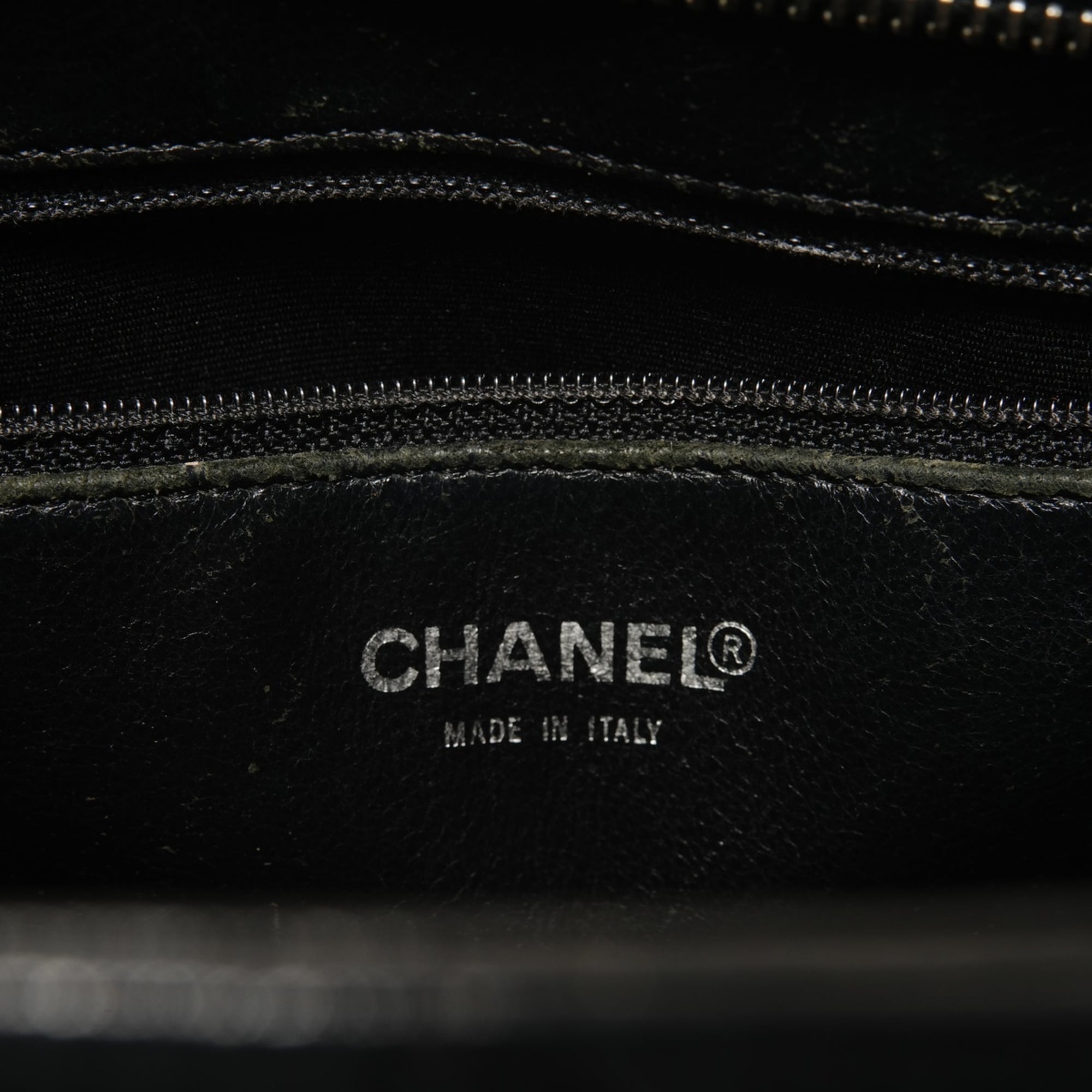 Chanel Black Grained Calfskin Tote Bag (Pre-Owned)