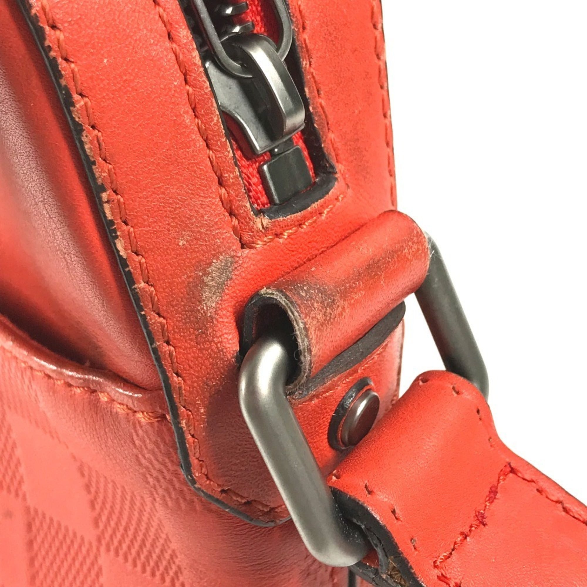 Louis Vuitton Red Color Damier Infini Leather Pochette Shoulder Bag (Pre-Owned)