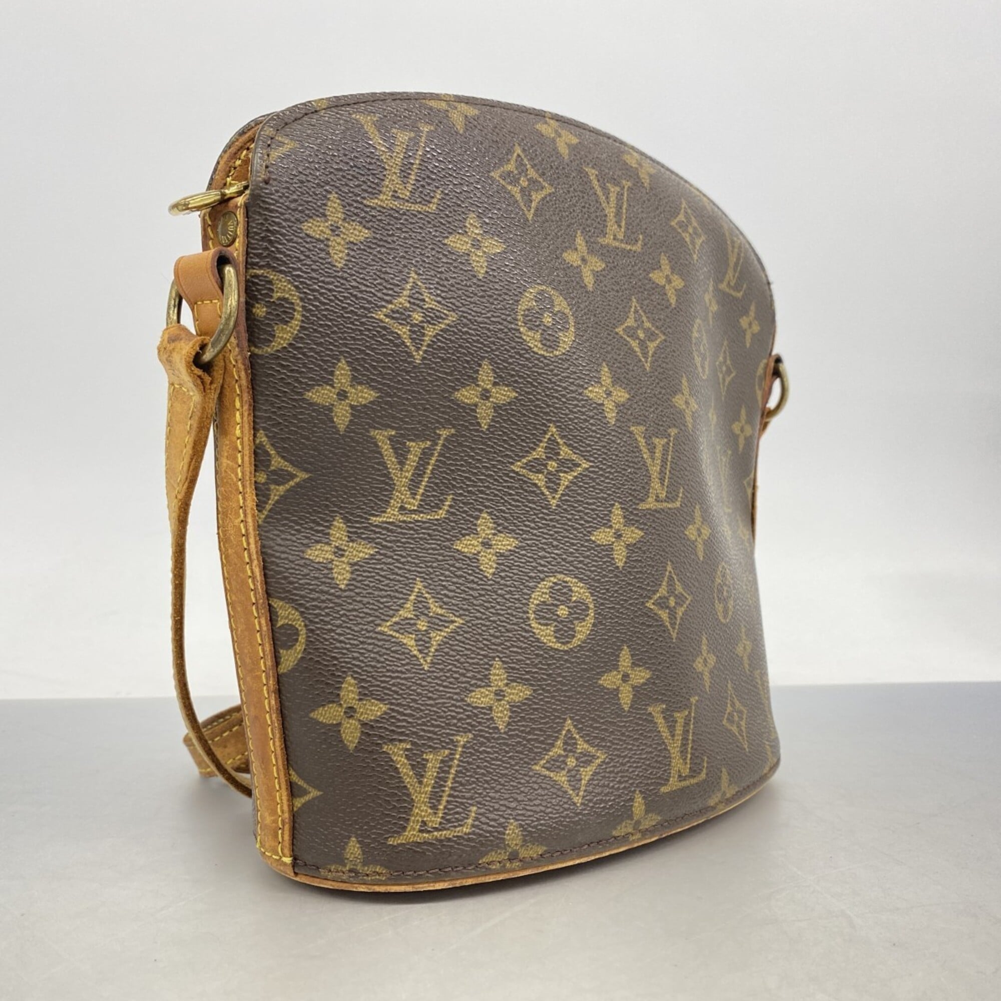 Louis Vuitton Brown Shoulder Bag (Pre-Owned)