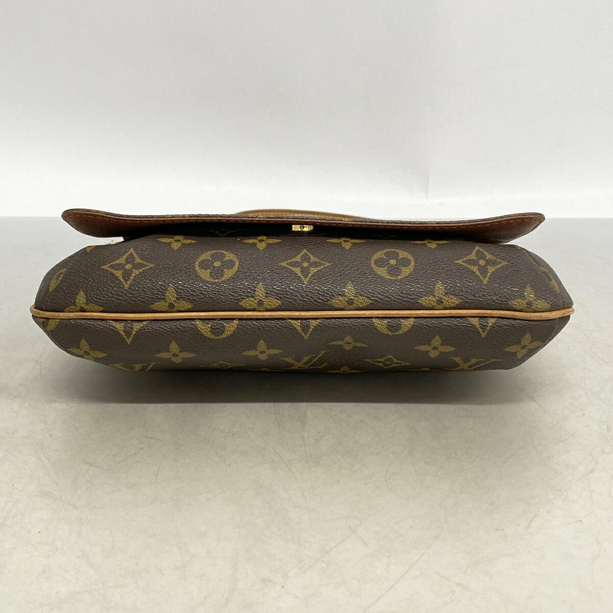 Louis Vuitton Brown Shoulder Bag (Pre-Owned)