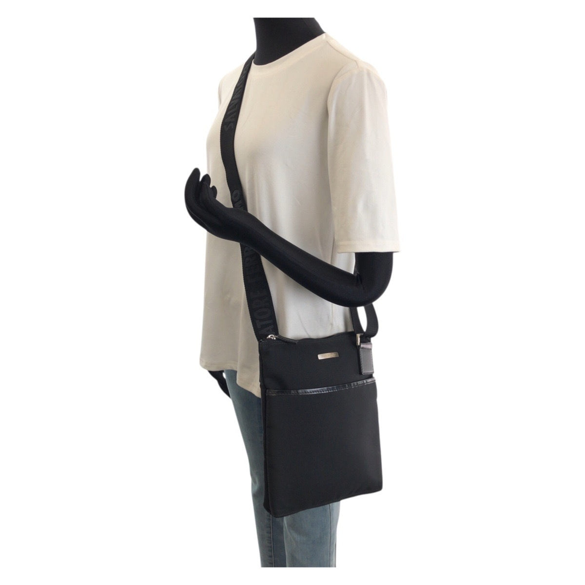 Salvatore Ferragamo Black Nylon Leather Shoulder Bag (Pre-Owned)