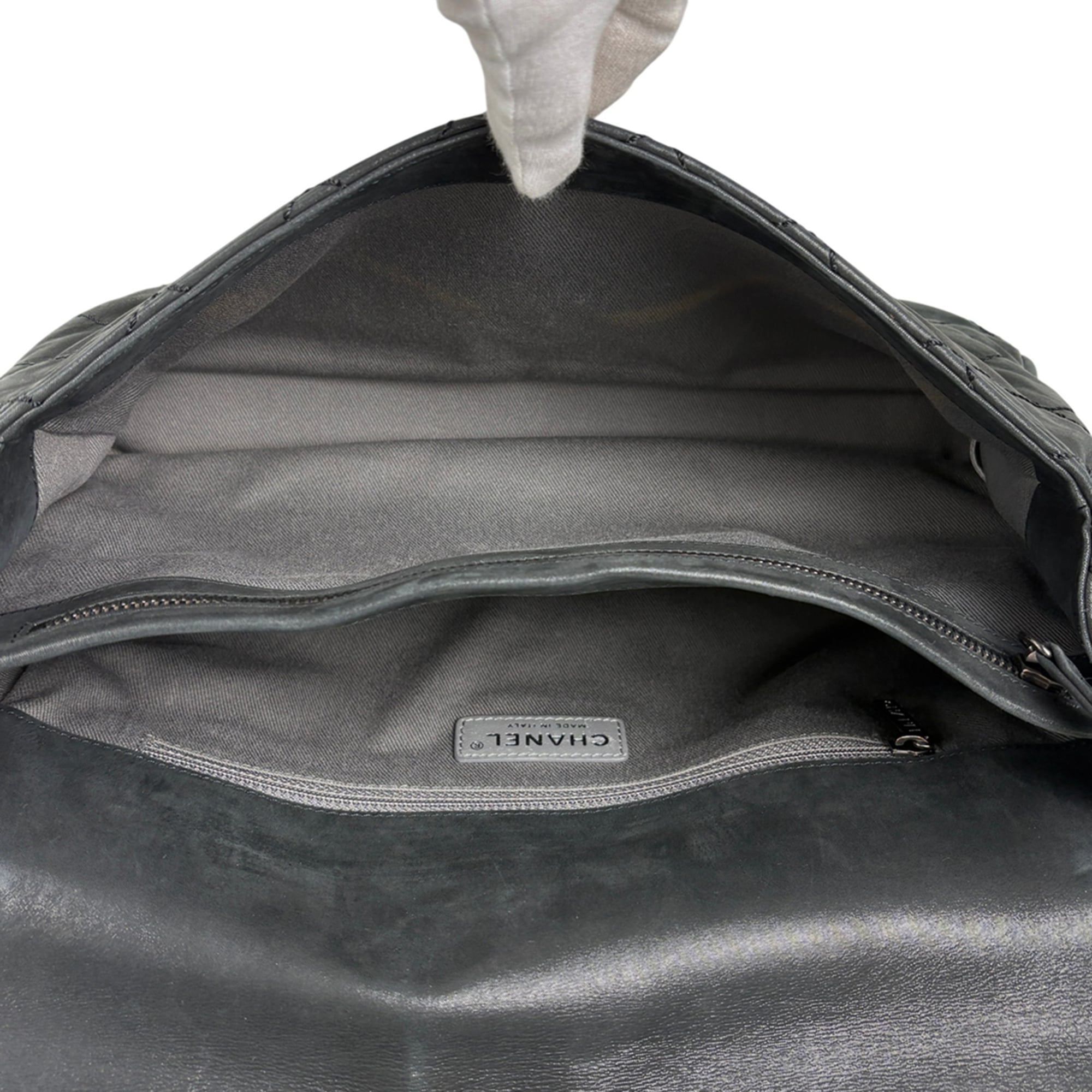 Chanel Wild Stitch Black Fabric Leather Shoulder Bag (Pre-Owned)