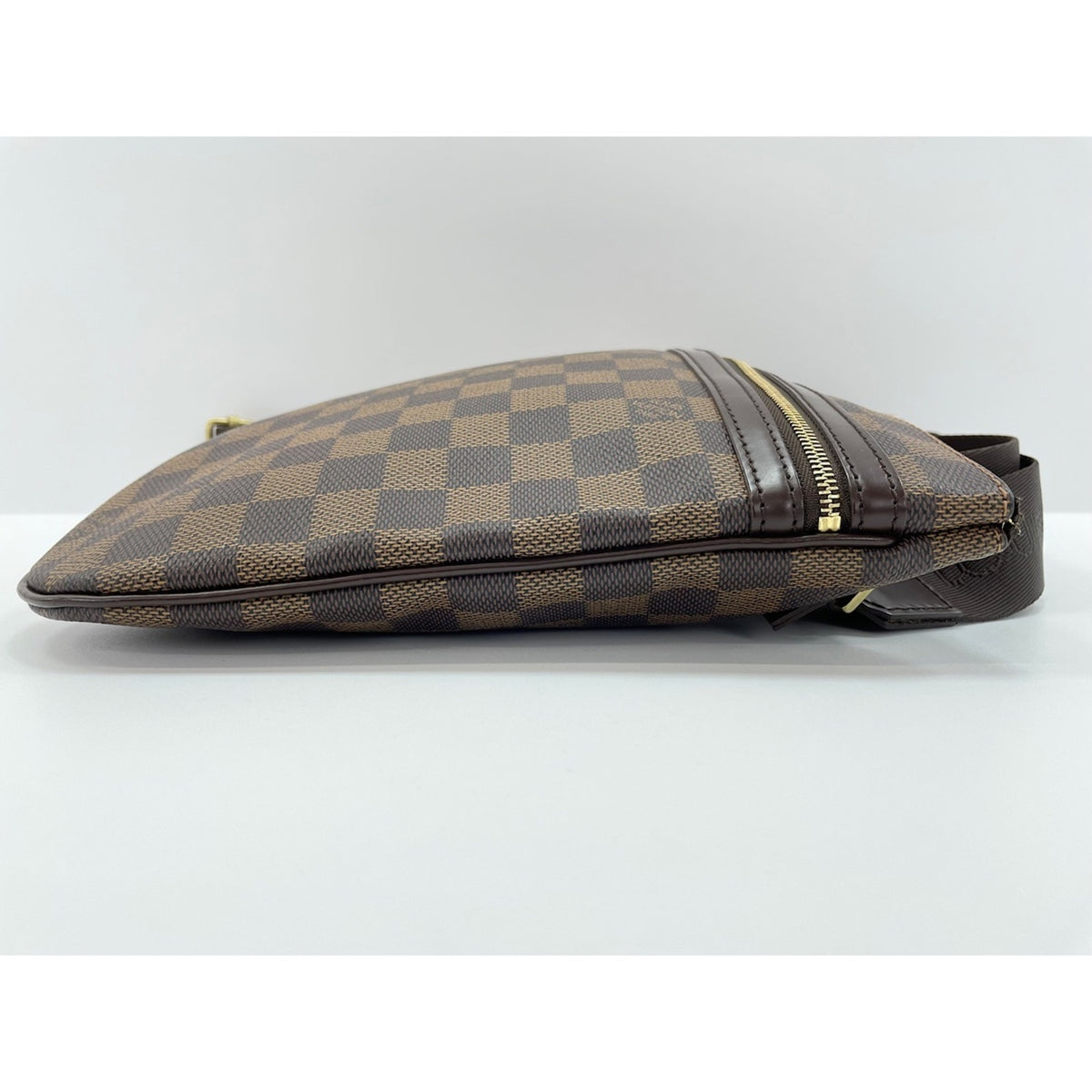 Louis Vuitton Brown Shoulder Bag (Pre-Owned)