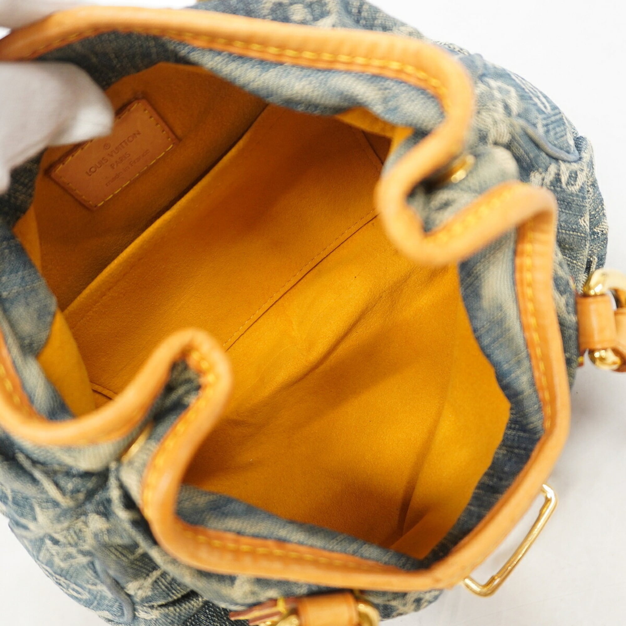 Louis Vuitton Blue Handbag (Pre-Owned)