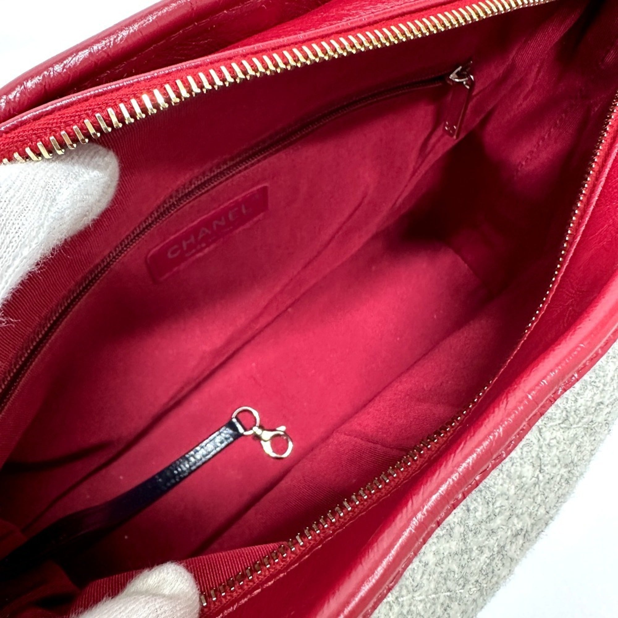 Chanel Gray Red Color Wool Leather Shoulder Bag (Pre-Owned)