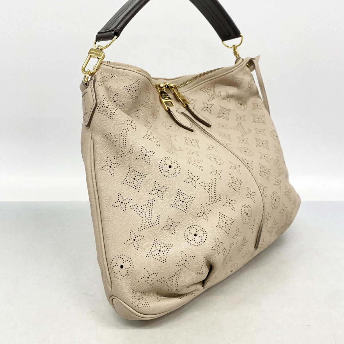 Louis Vuitton Sable Handbag (Pre-Owned)