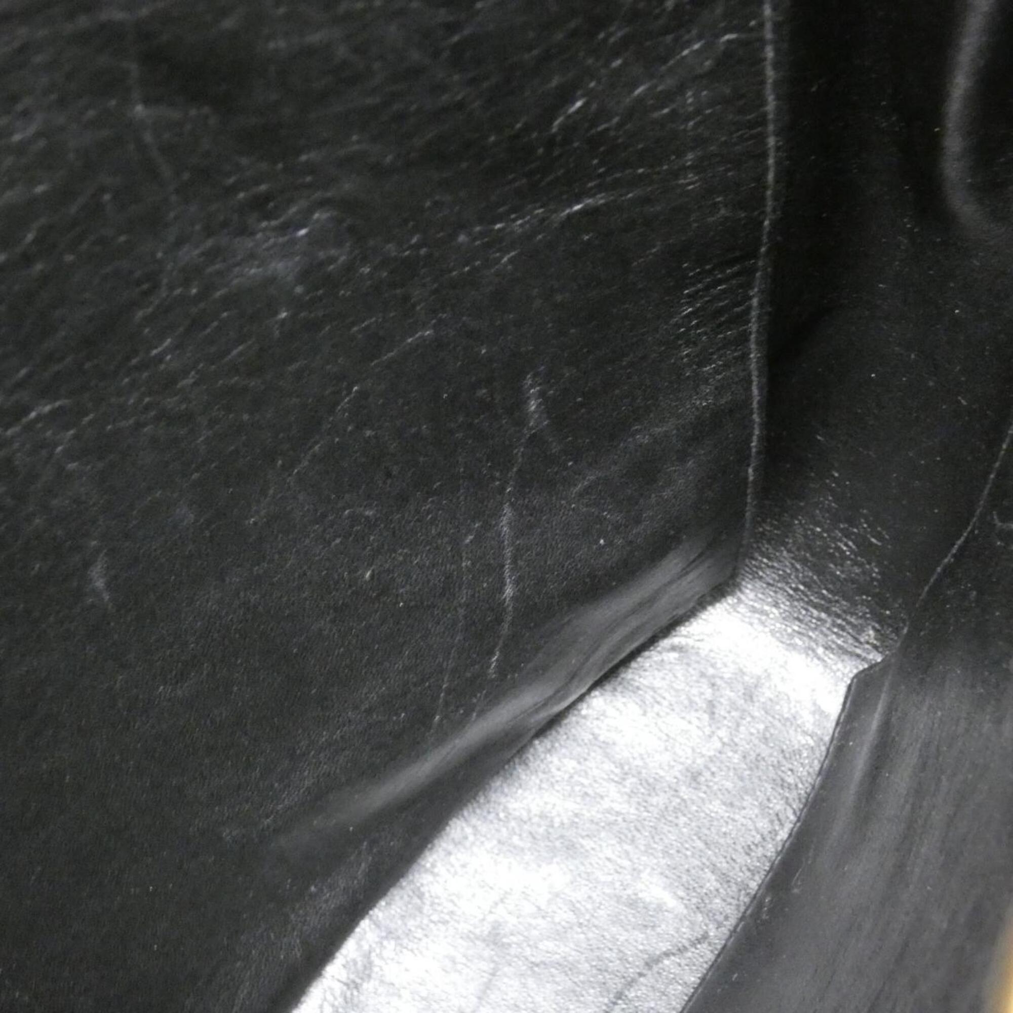 Chanel Black Grained Calfskin Shoulder Bag (Pre-Owned)