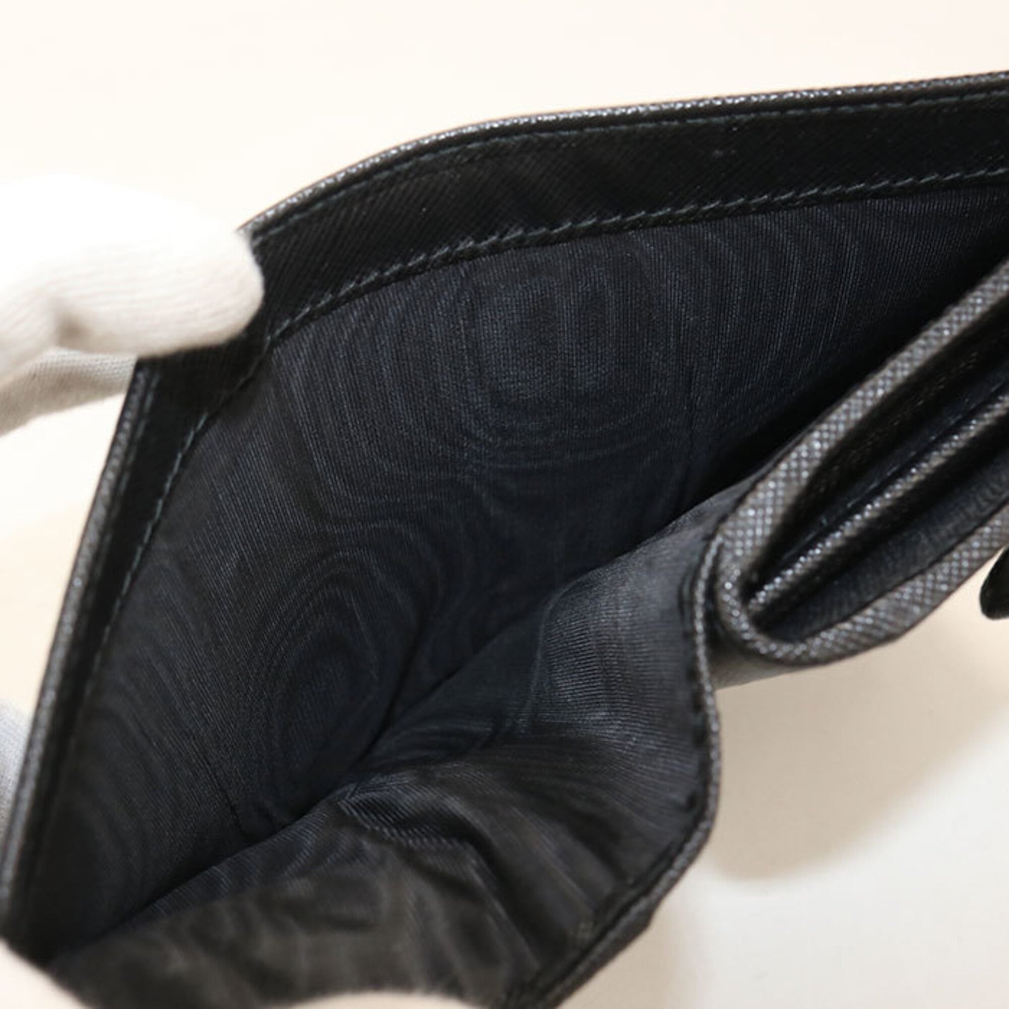 Prada Black Leather Wallet (Bi-Fold) (Pre-Owned)