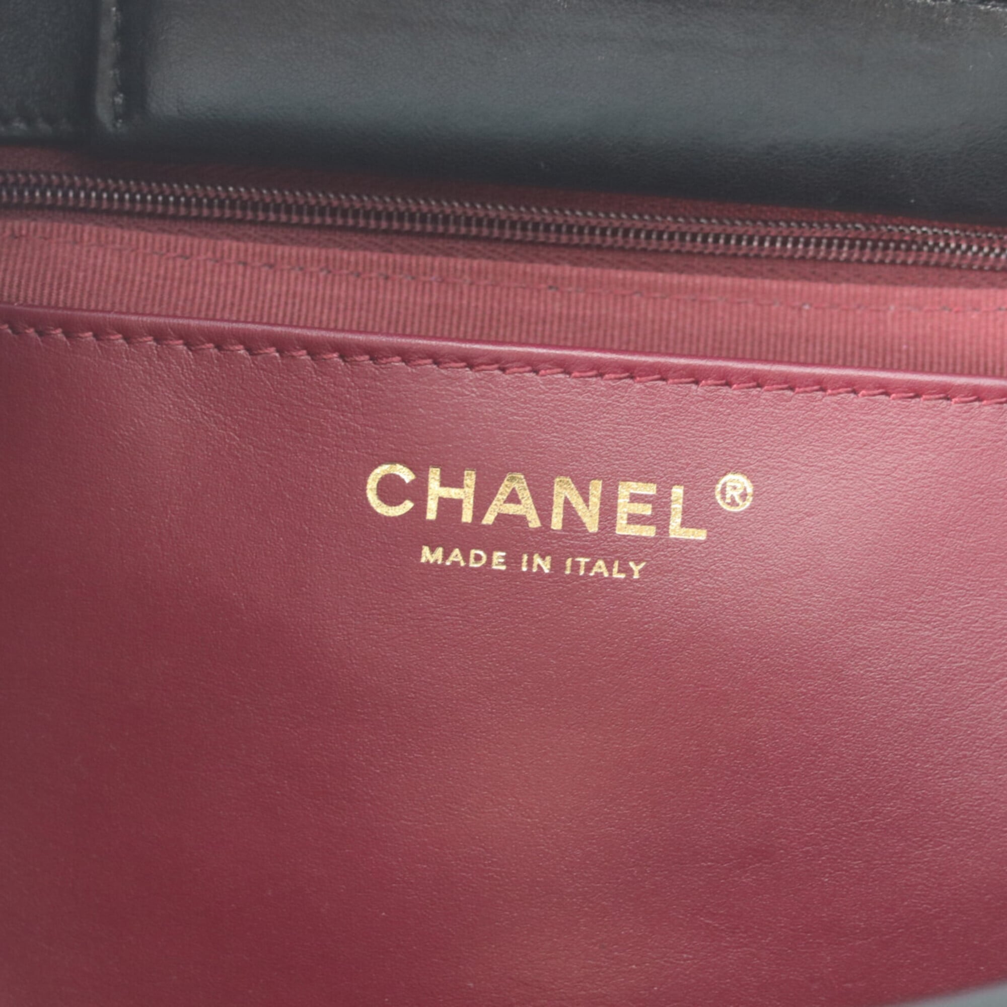Chanel Black Leather Tote Bag (Pre-Owned)