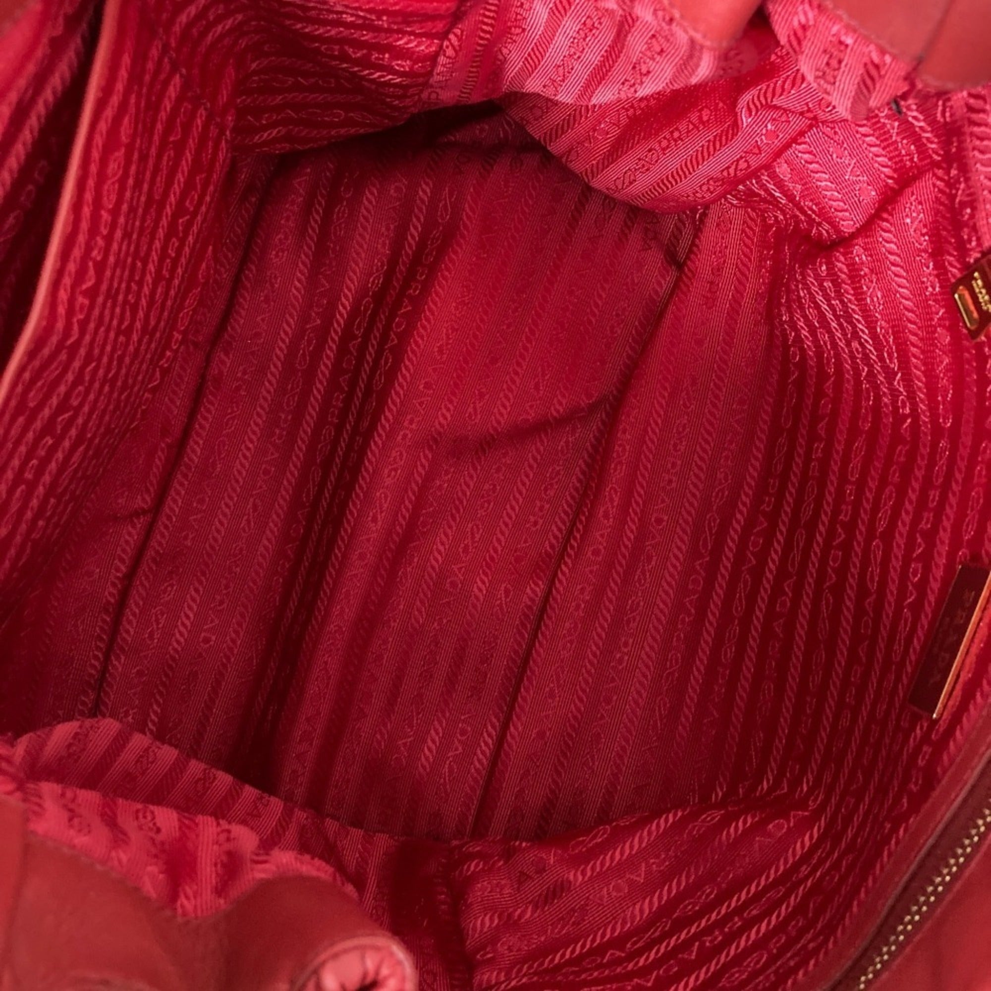 Prada Red Color Handbag Shoulder Bag (Pre-Owned)