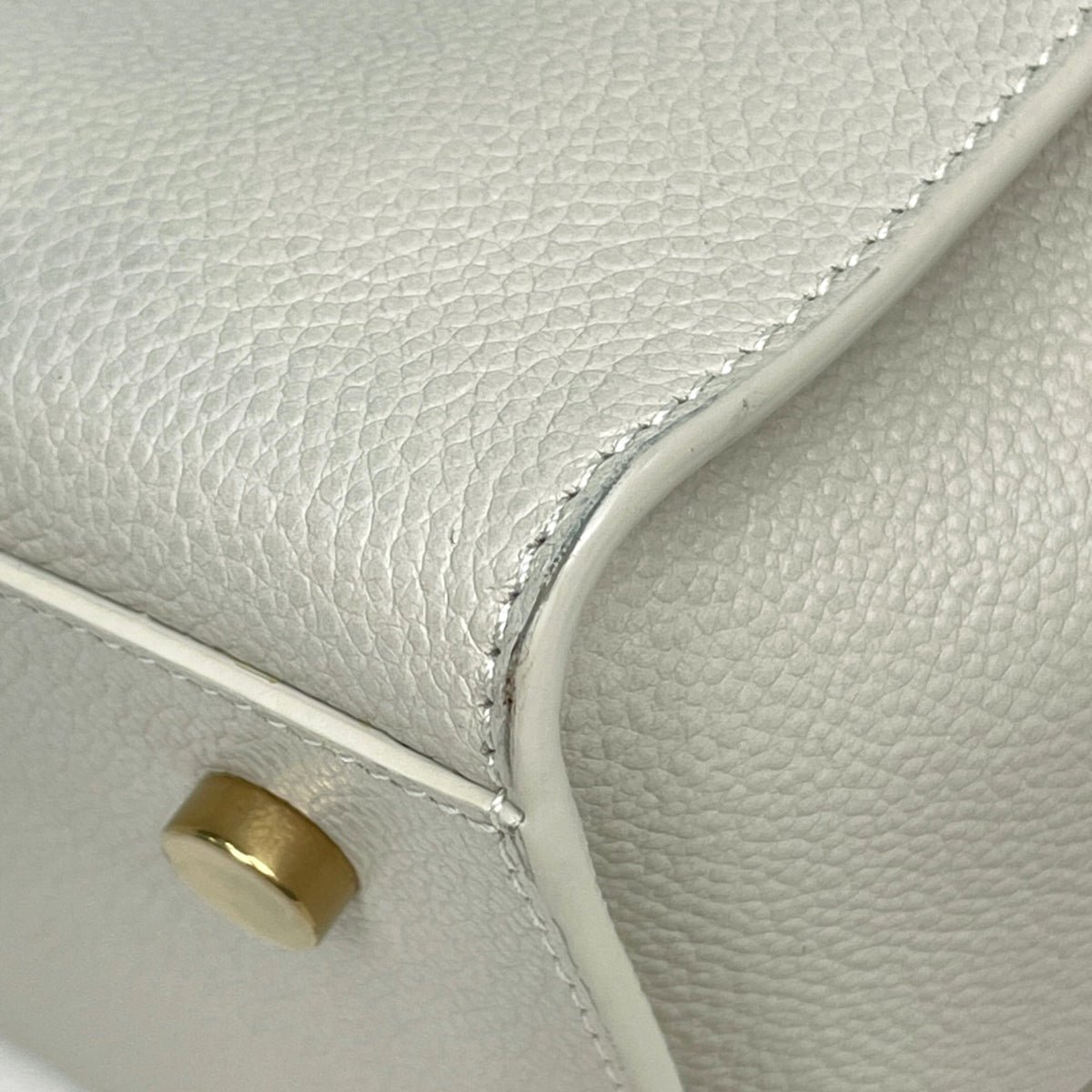 Saint Laurent Ivory Leather Handbag (Pre-Owned)