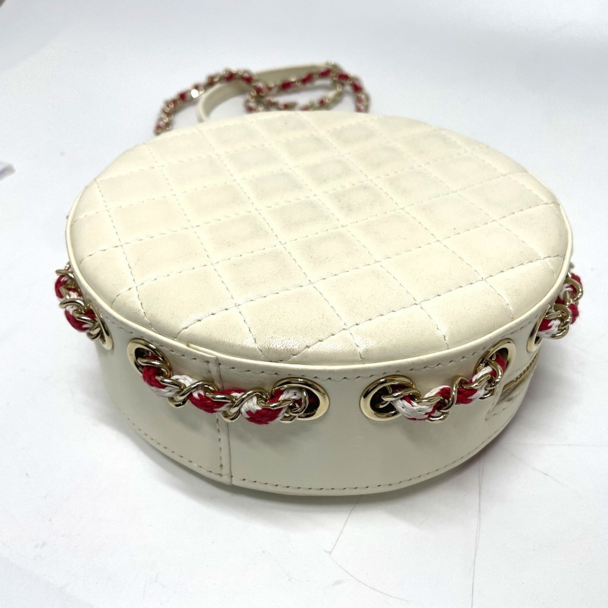 Chanel Red Color White Vinyl Leather Pochette Shoulder Bag (Pre-Owned)