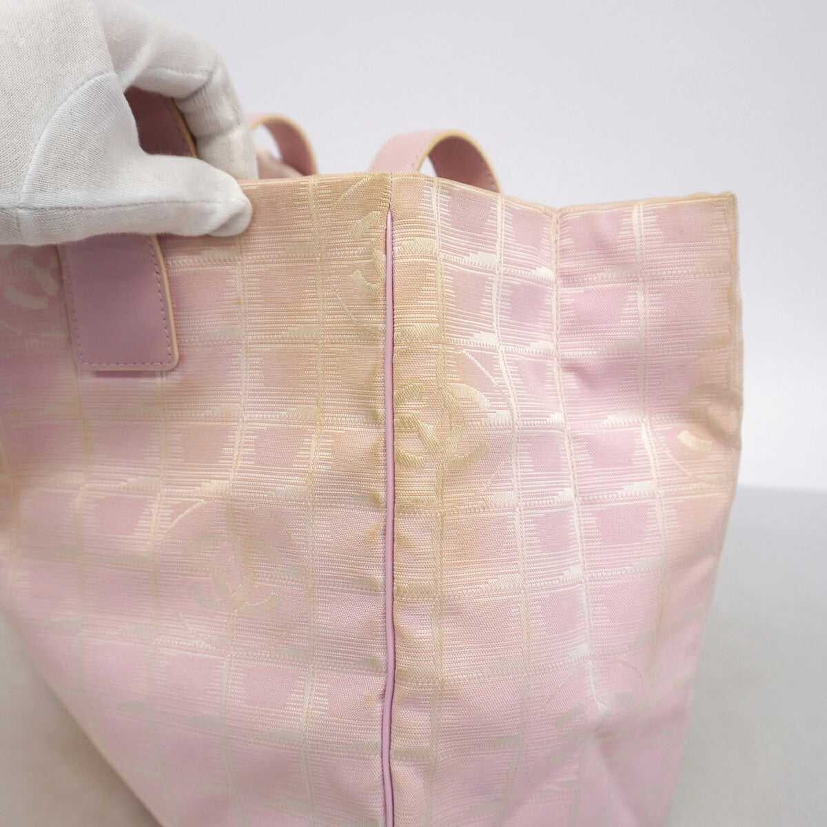 Chanel Pink Nylon Tote Bag (Pre-Owned)