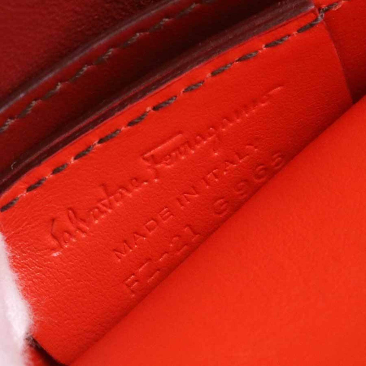 Salvatore Ferragamo Pink Red Color Leather Shoulder Bag (Pre-Owned)
