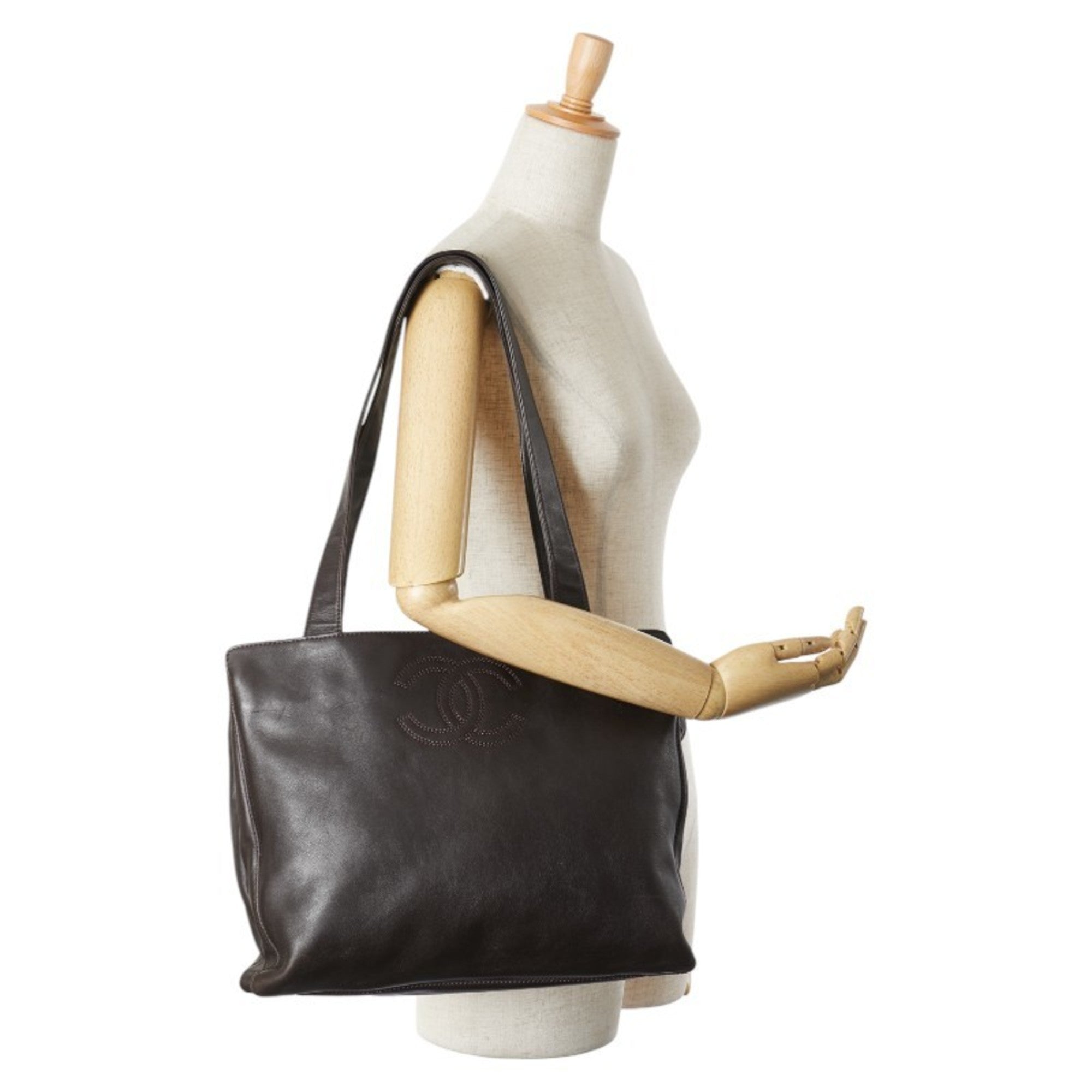Chanel Brown Leather Shoulder Bag Tote Bag (Pre-Owned)