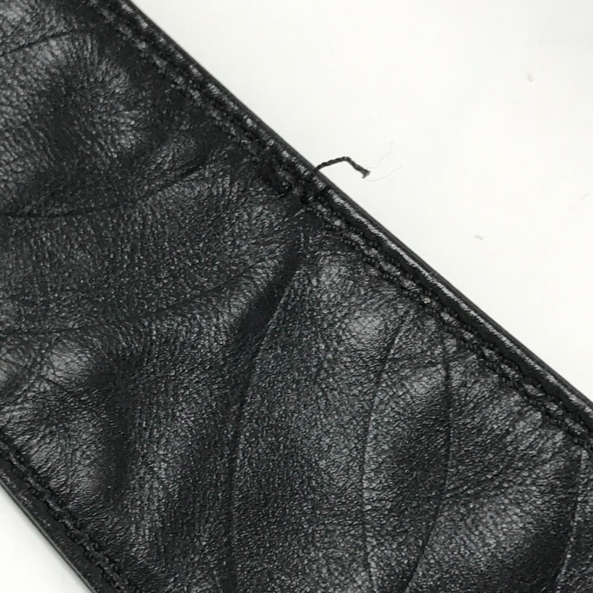 Chanel Black Leather Pochette Shoulder Bag (Pre-Owned)