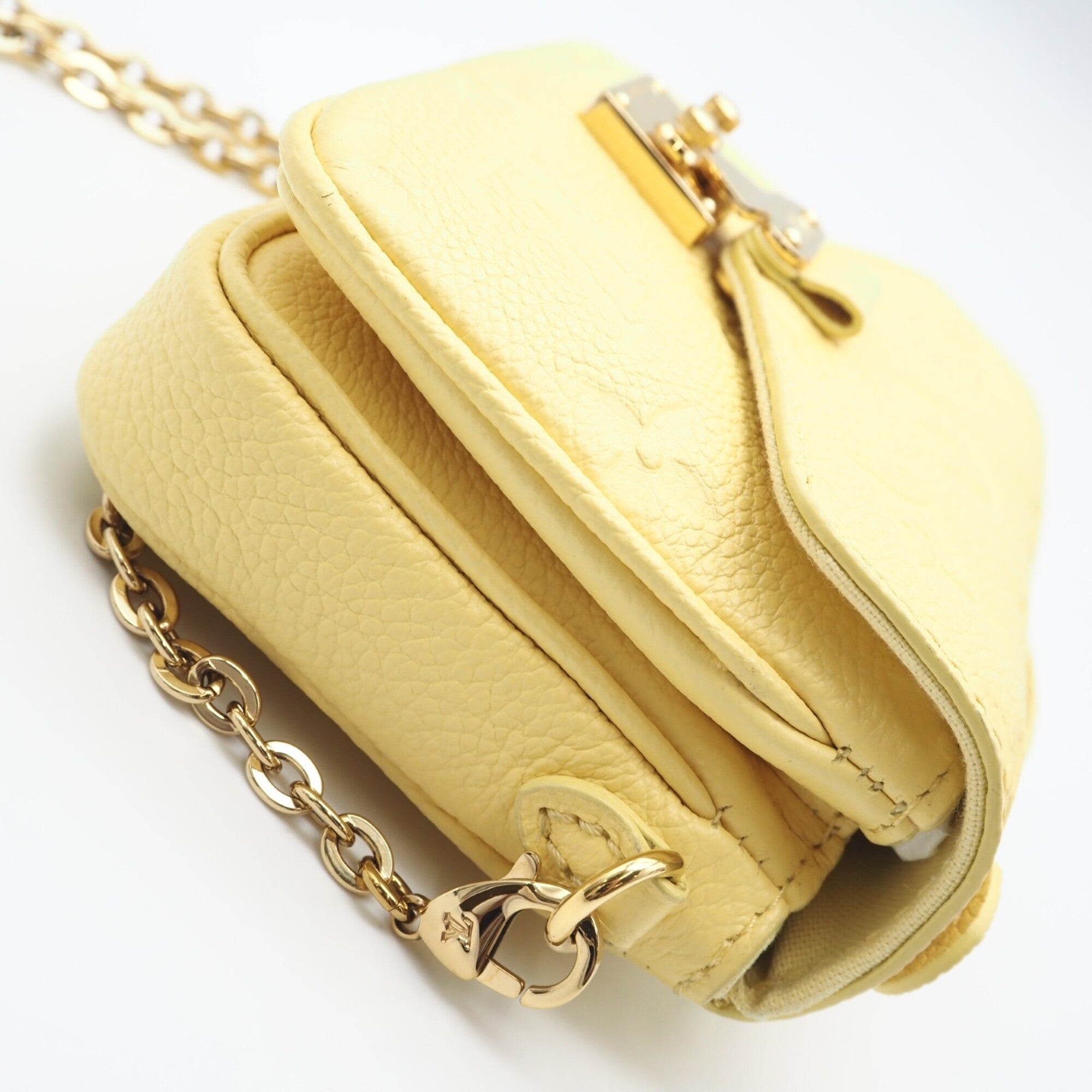 Louis Vuitton Yellow Leather Shoulder Bag (Pre-Owned)