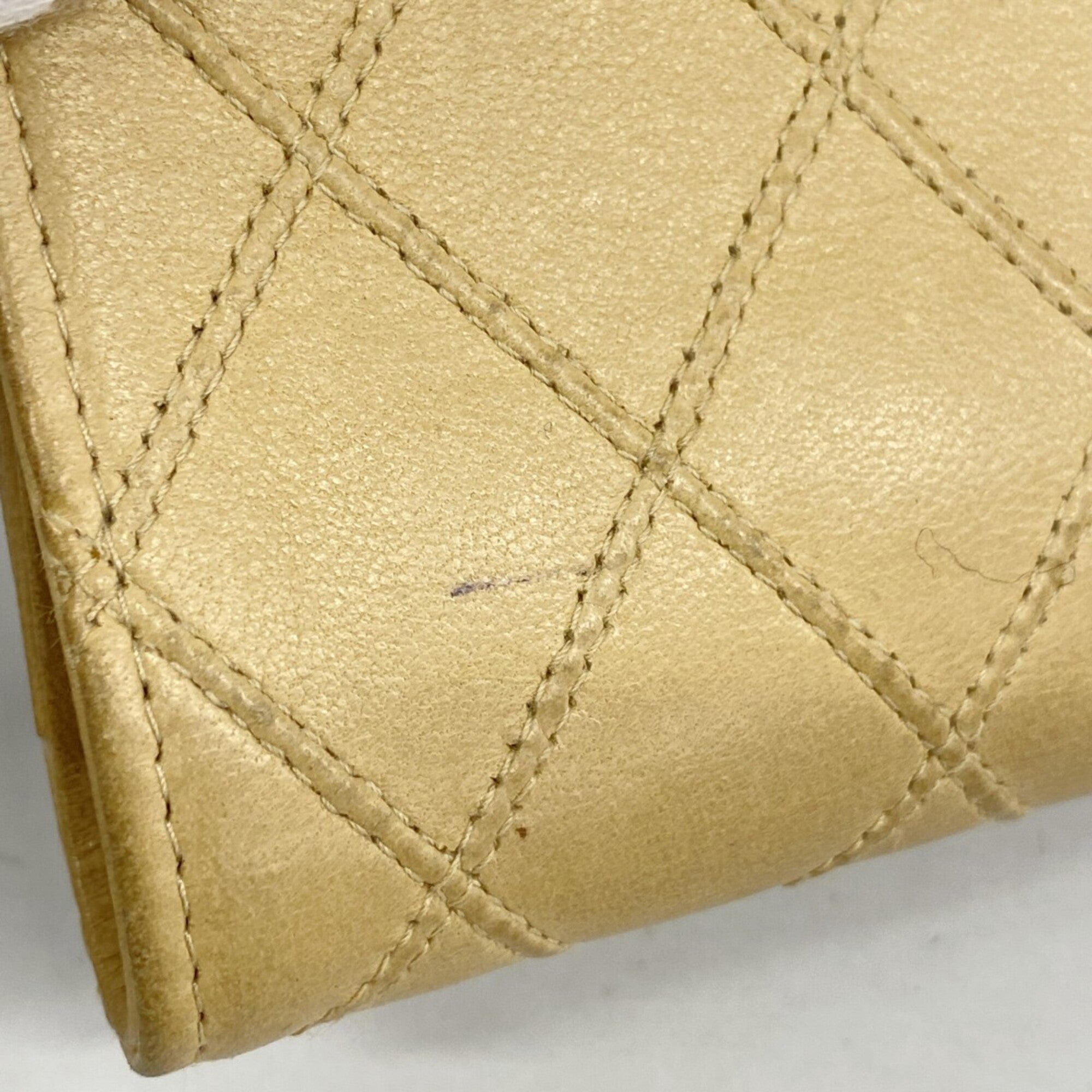 Chanel Beige Leather Wallet (Bi-Fold) (Pre-Owned)