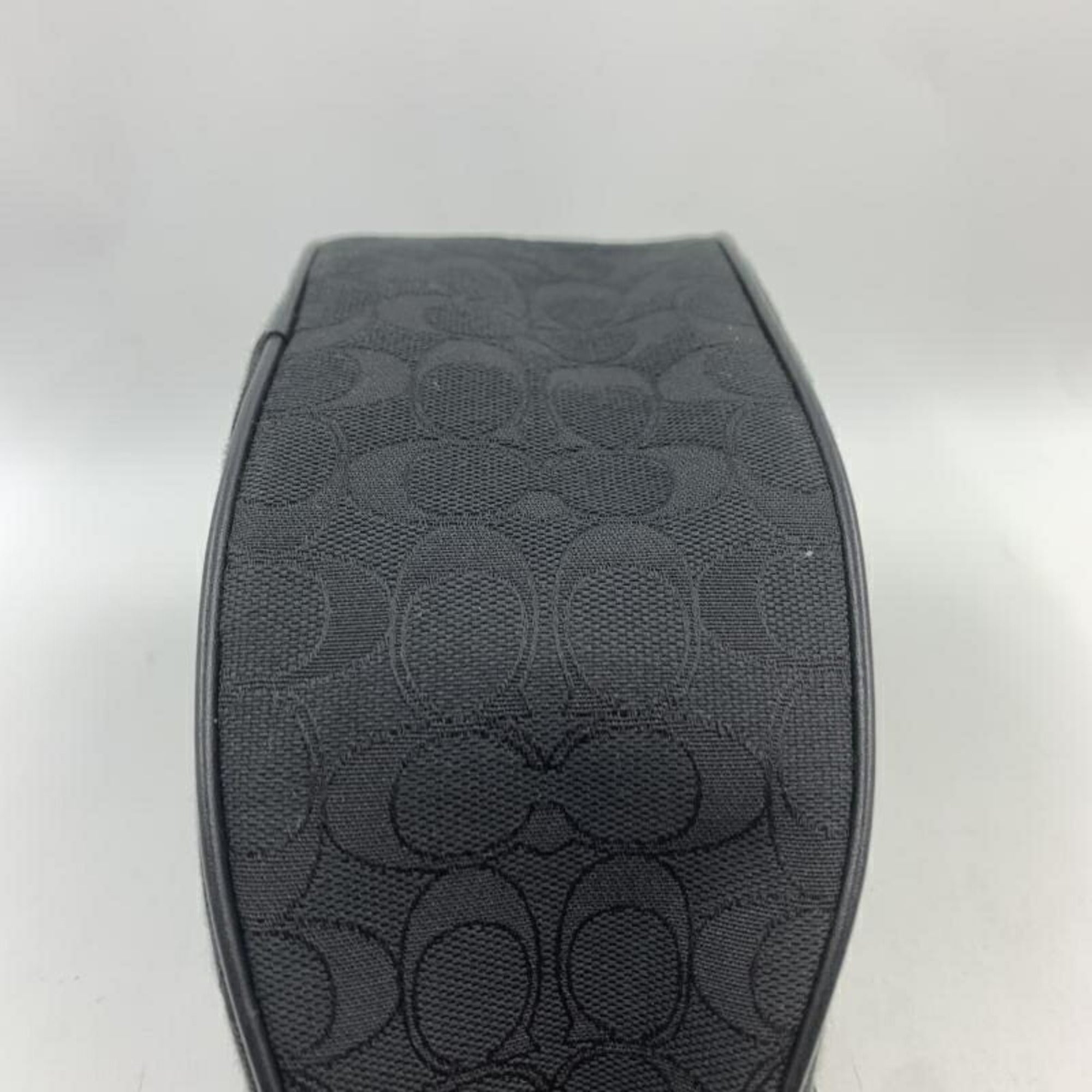 Coach Black Shoulder Bag (Pre-Owned)