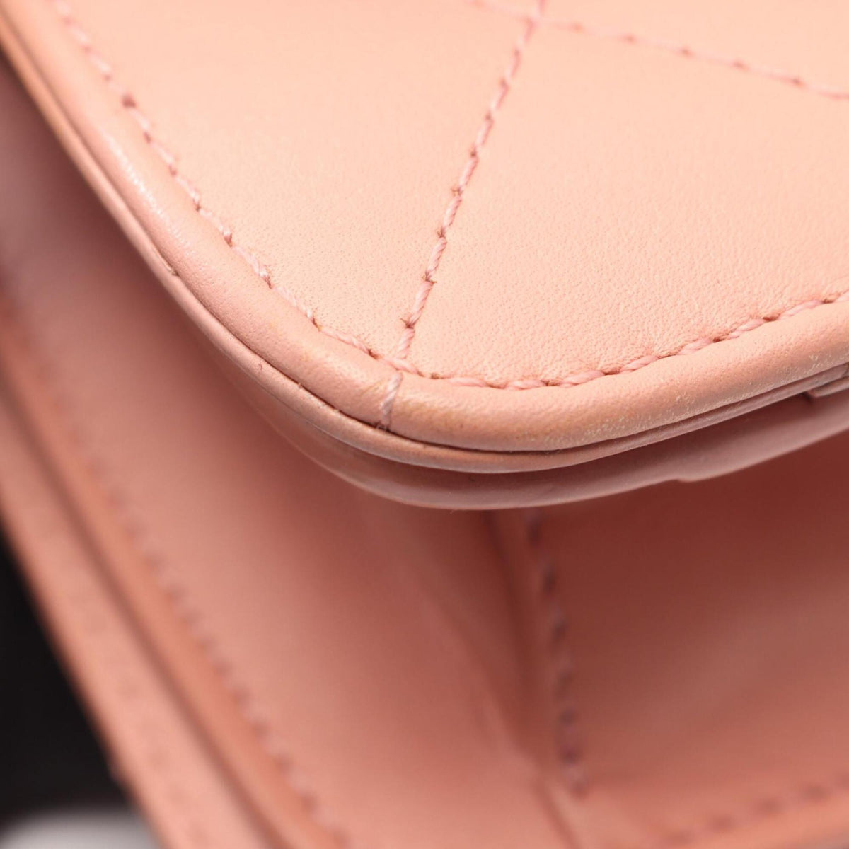 Chanel Pink Leather Handbag Shoulder Bag (Pre-Owned)