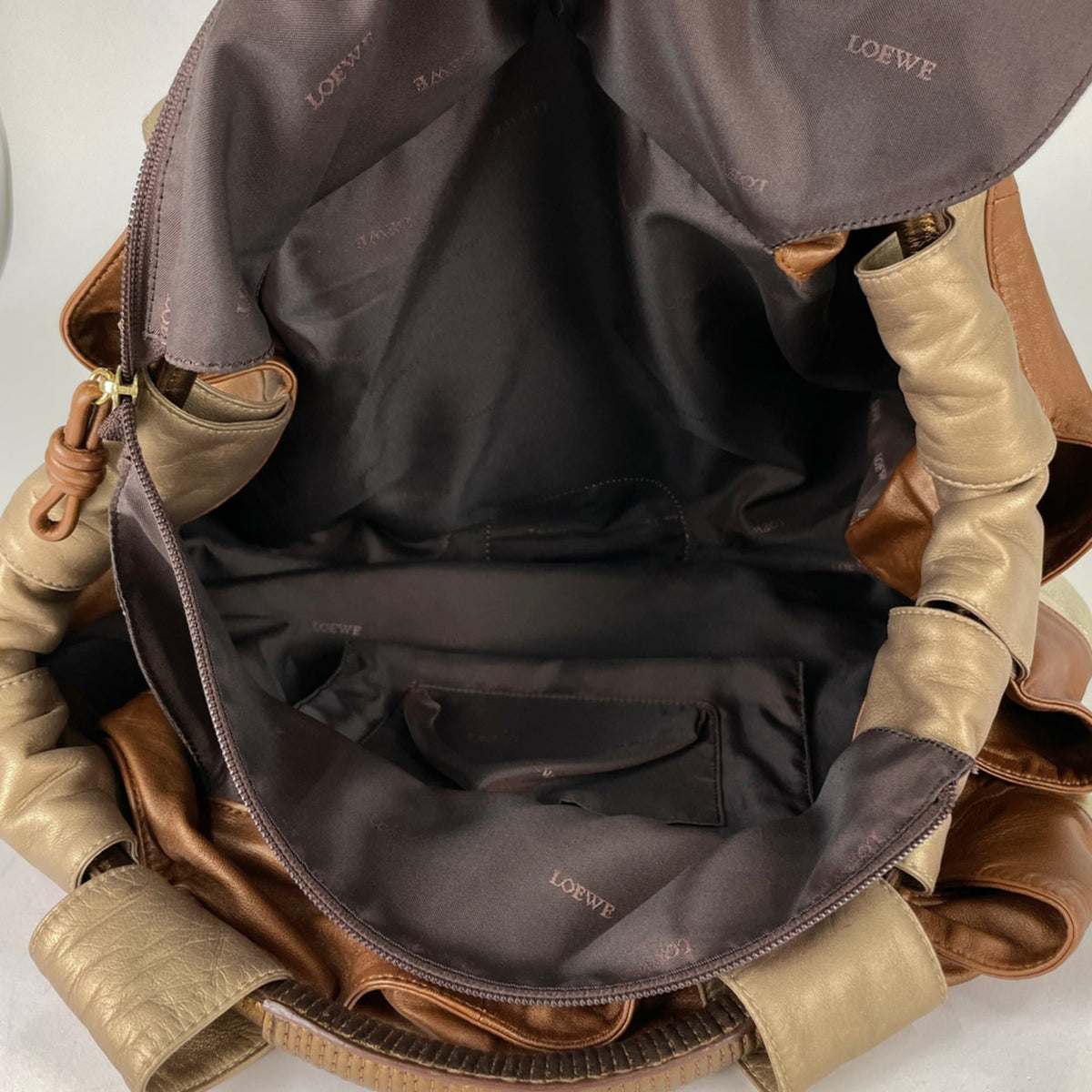 Loewe Gold Leather Handbag (Pre-Owned)