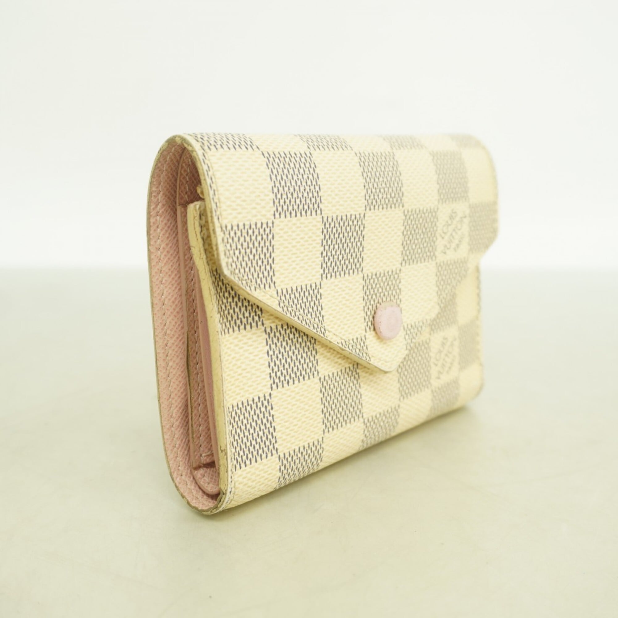 Louis Vuitton White Wallet (Tri-Fold) (Pre-Owned)