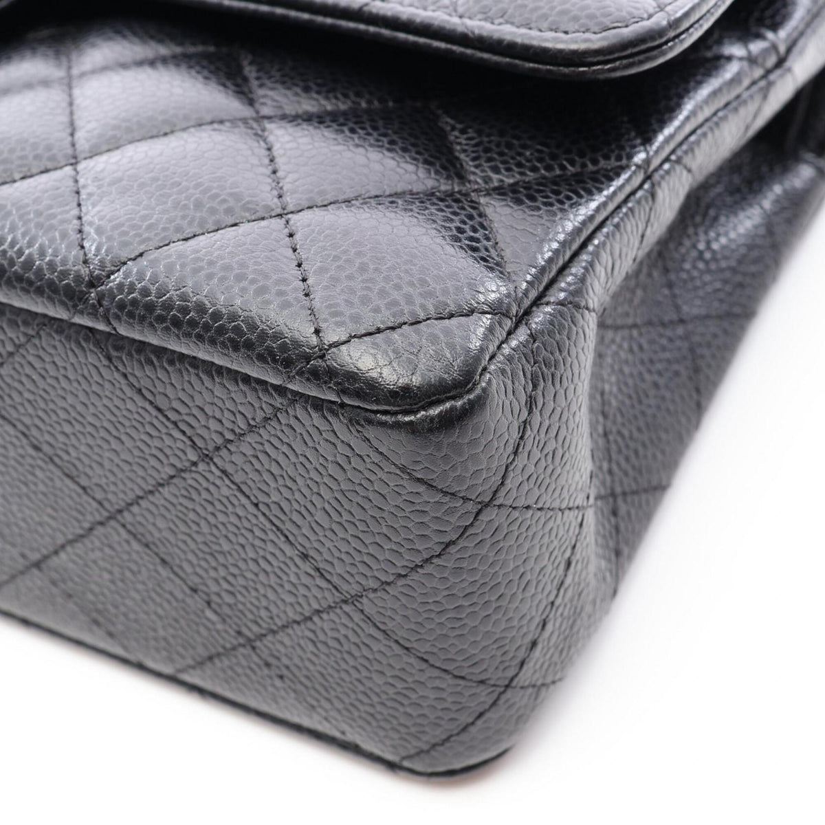 Chanel Black Grained Calfskin Handbag Shoulder Bag (Pre-Owned)