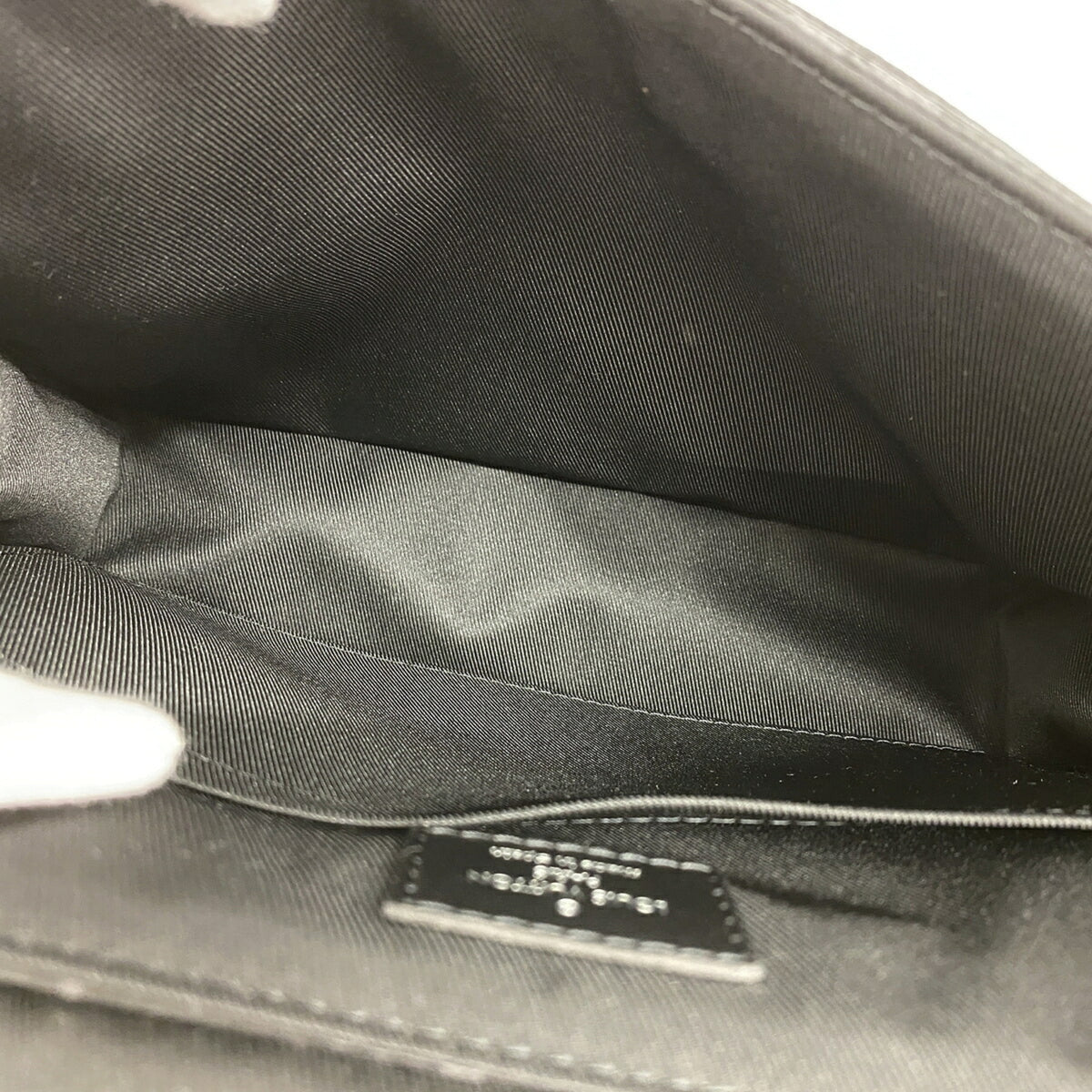 Louis Vuitton Black Shoulder Bag (Pre-Owned)