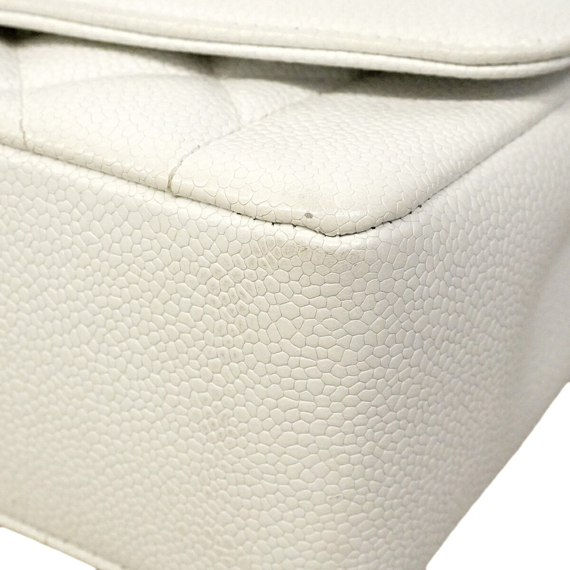 Chanel White Grained Calfskin Shoulder Bag (Pre-Owned)