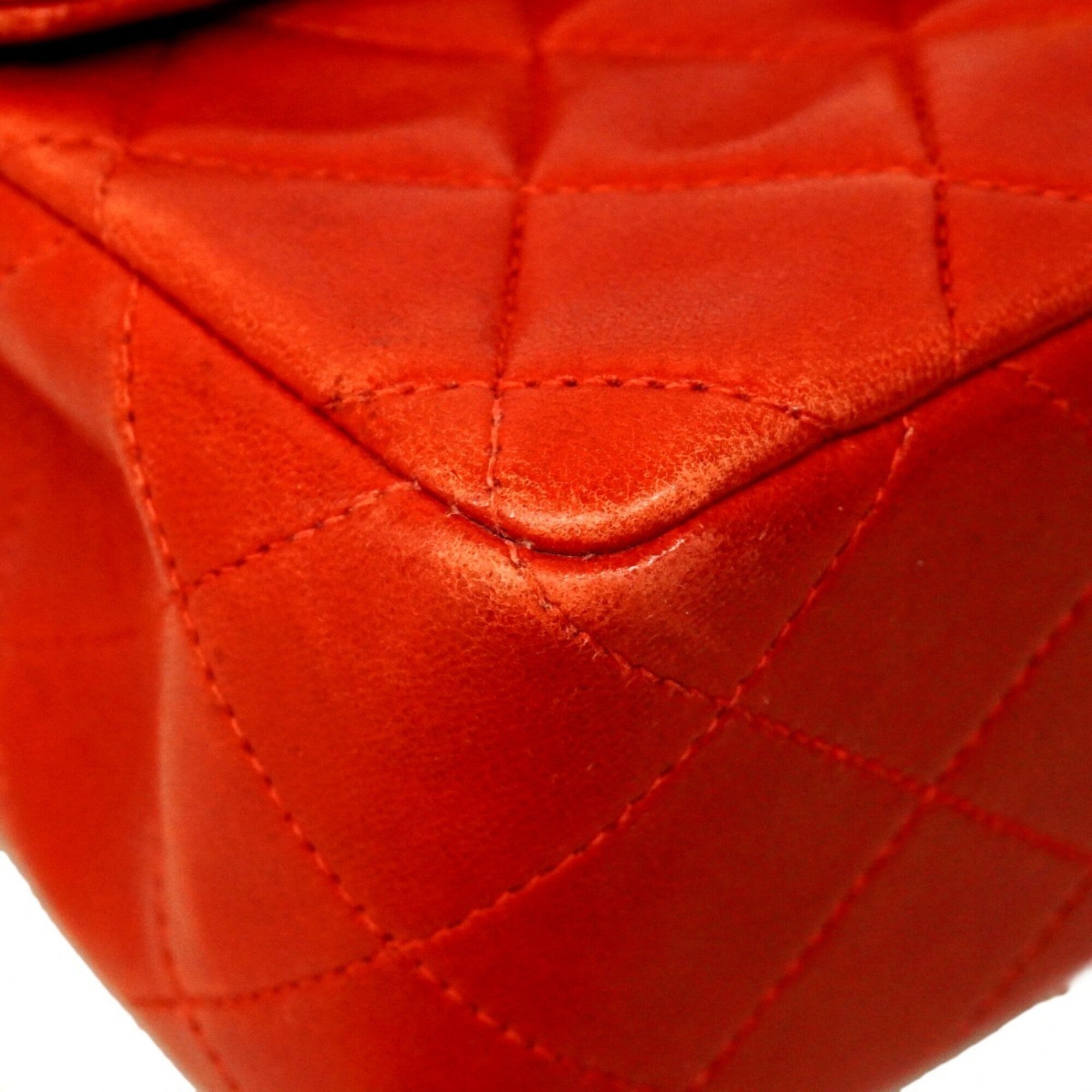 Chanel Red Color Leather Shoulder Bag (Pre-Owned)
