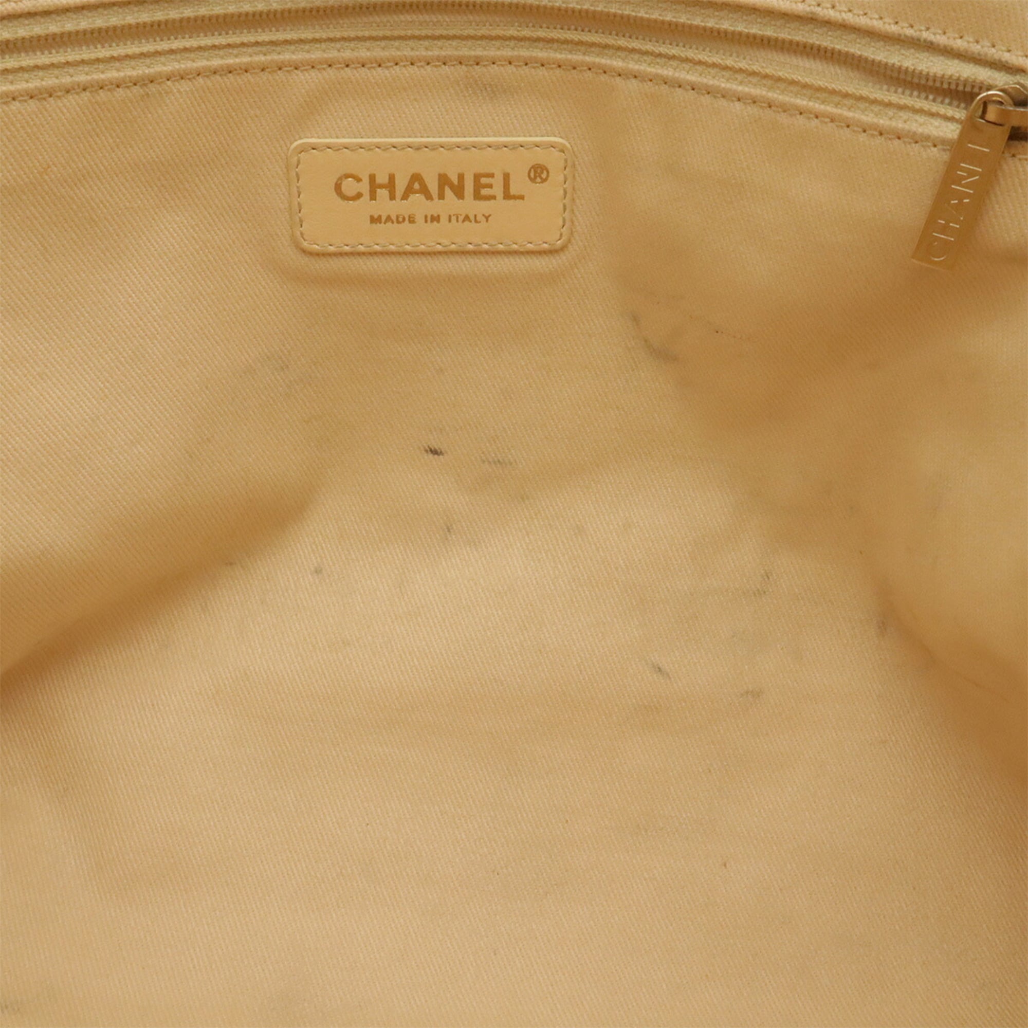 Chanel White Raffia Shoulder Bag Tote Bag (Pre-Owned)