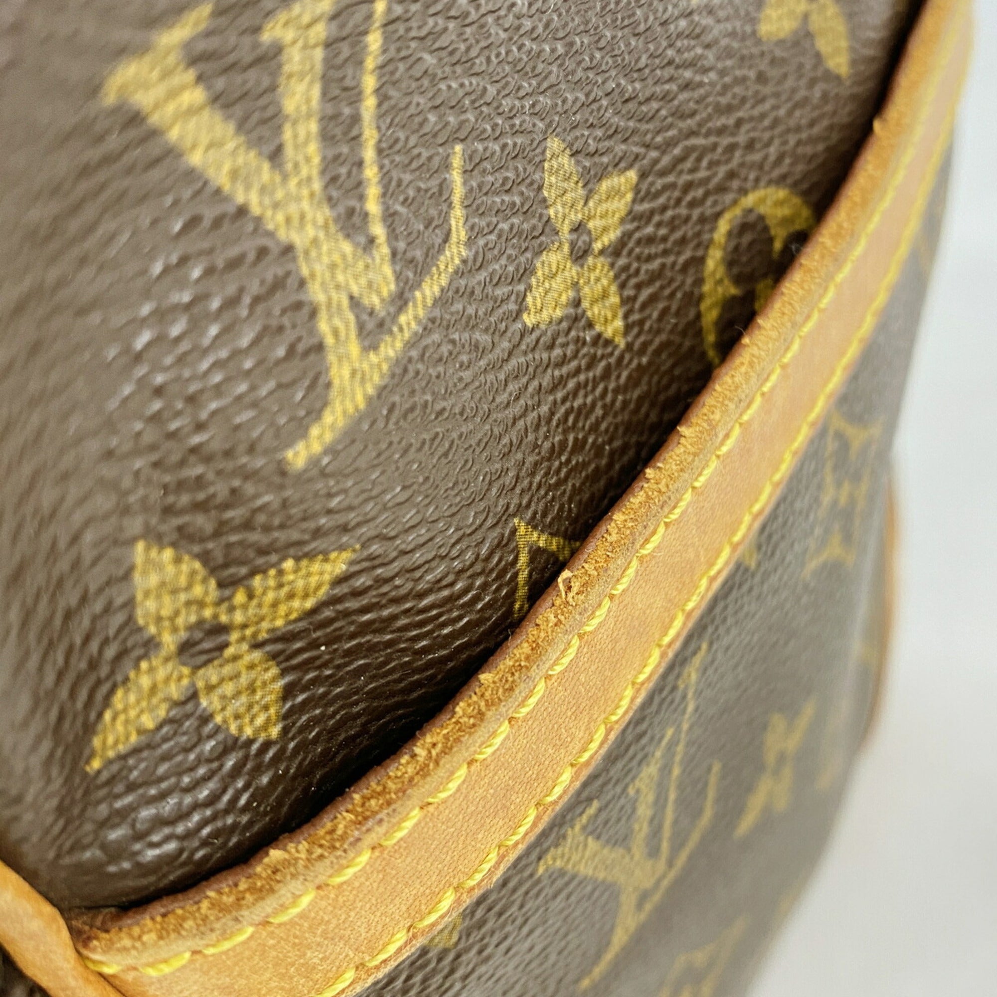 Louis Vuitton Brown Shoulder Bag (Pre-Owned)