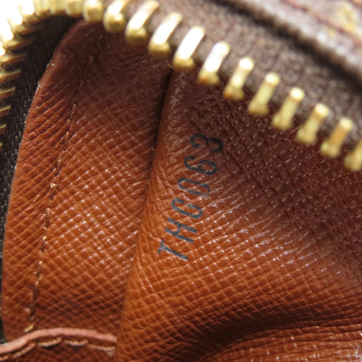 Louis Vuitton Monogram Monogram Canvas Shoulder Bag (Pre-Owned)