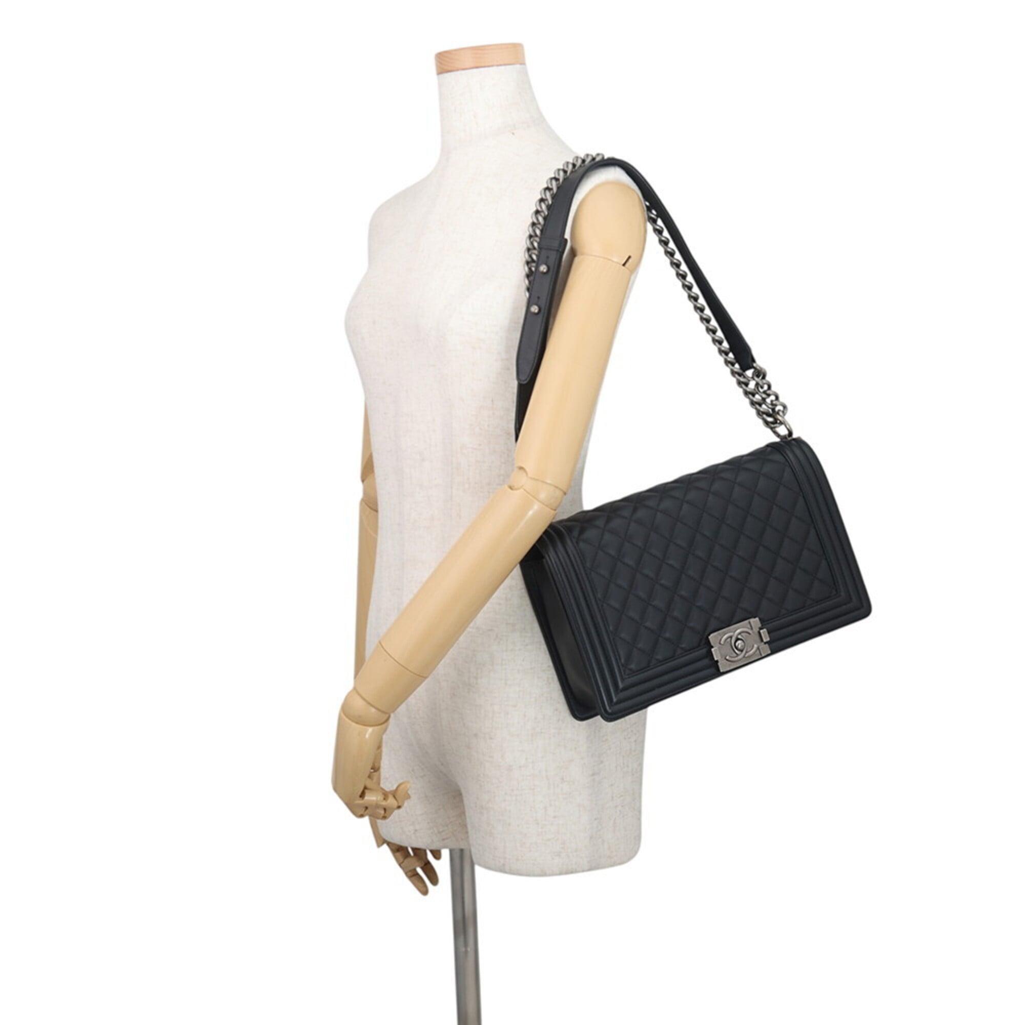 Chanel Matelasse Black Leather Handbag Shoulder Bag (Pre-Owned)