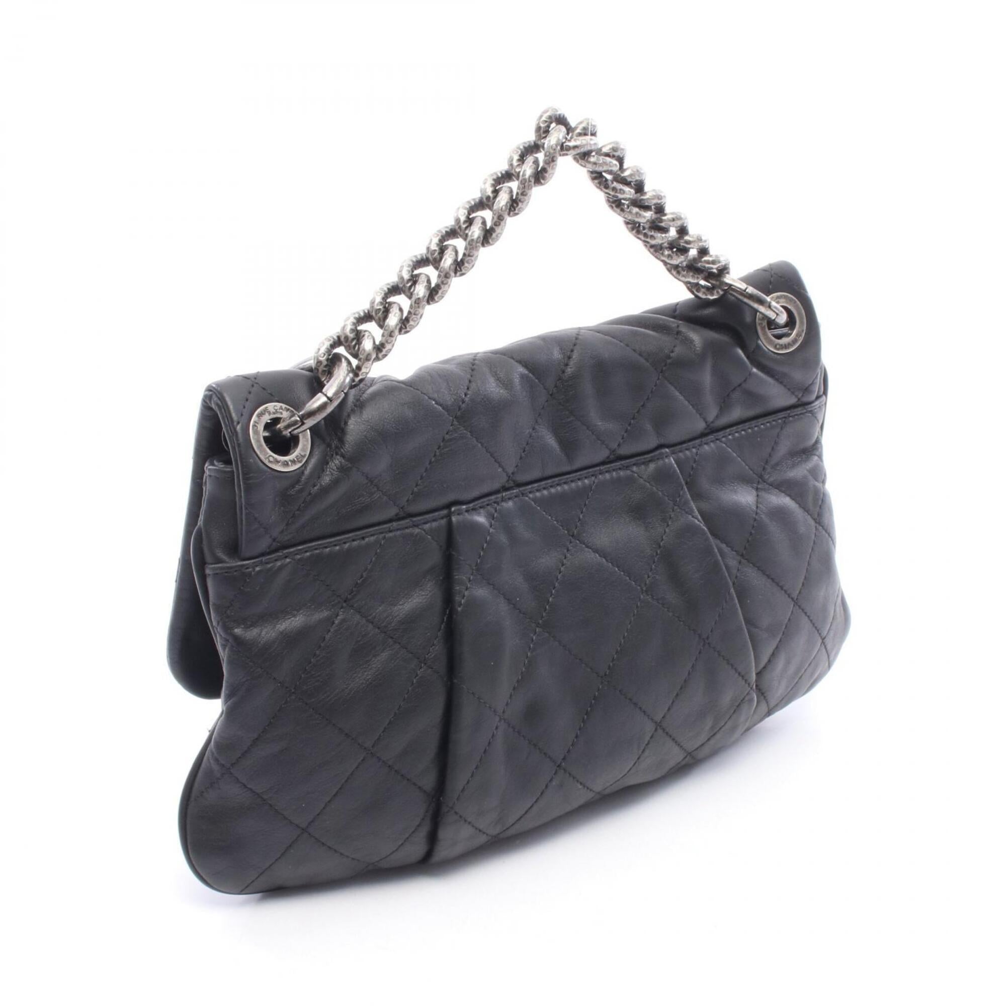 Chanel Black Leather Handbag (Pre-Owned)