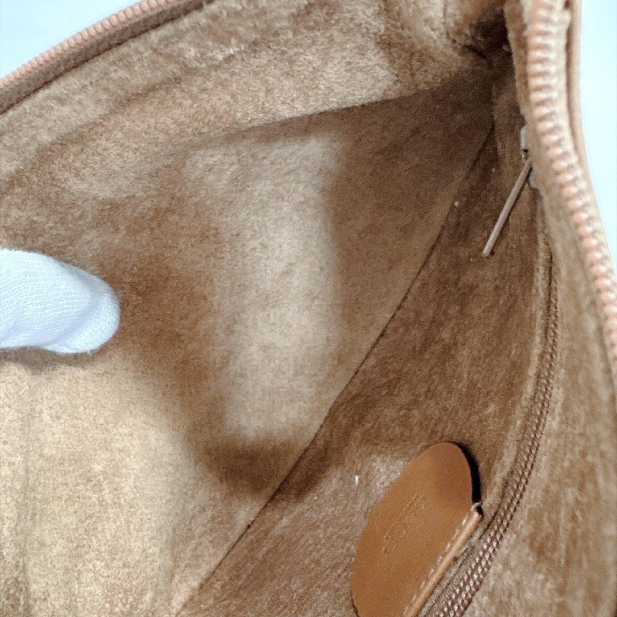 Gucci Brown Leather Pouch (Pre-Owned)