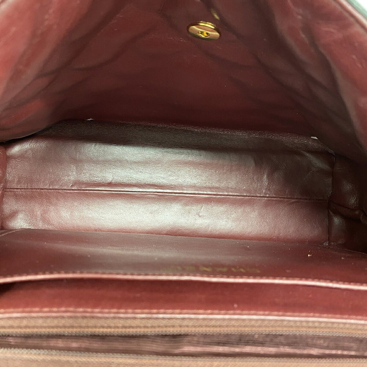 Chanel Black Leather Handbag (Pre-Owned)