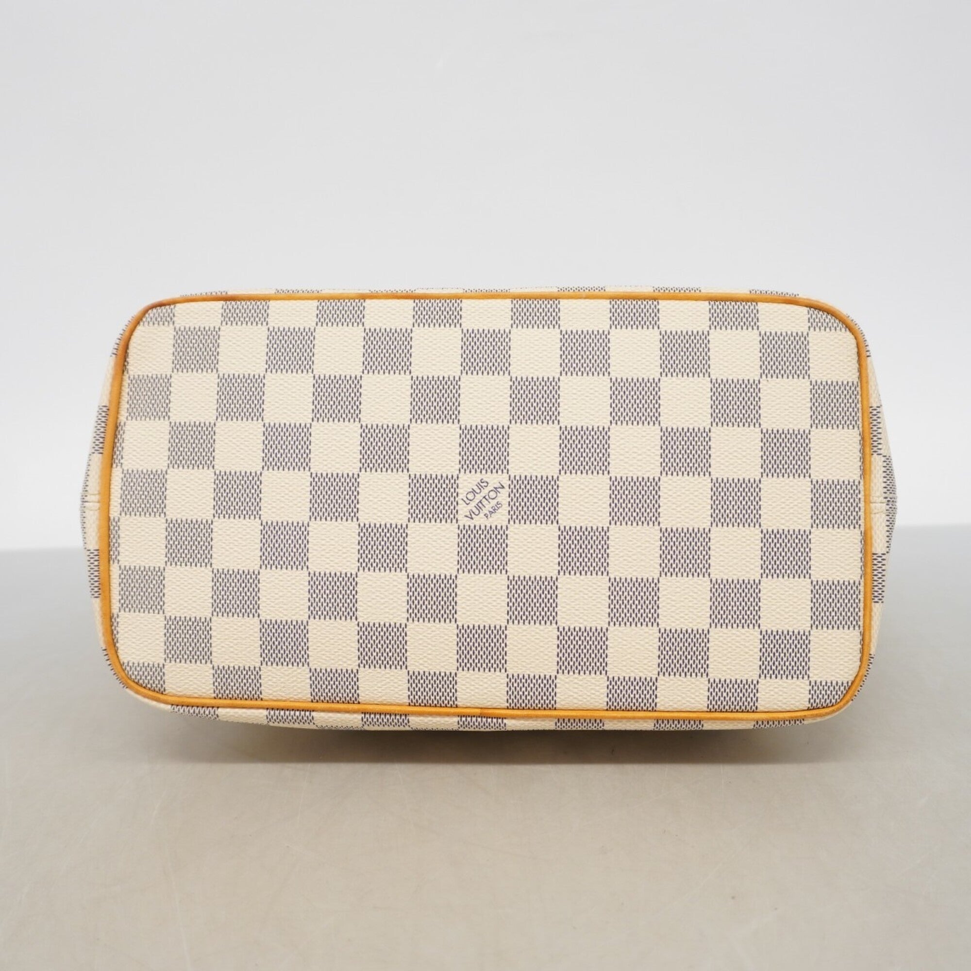 Louis Vuitton White Tote Bag (Pre-Owned)